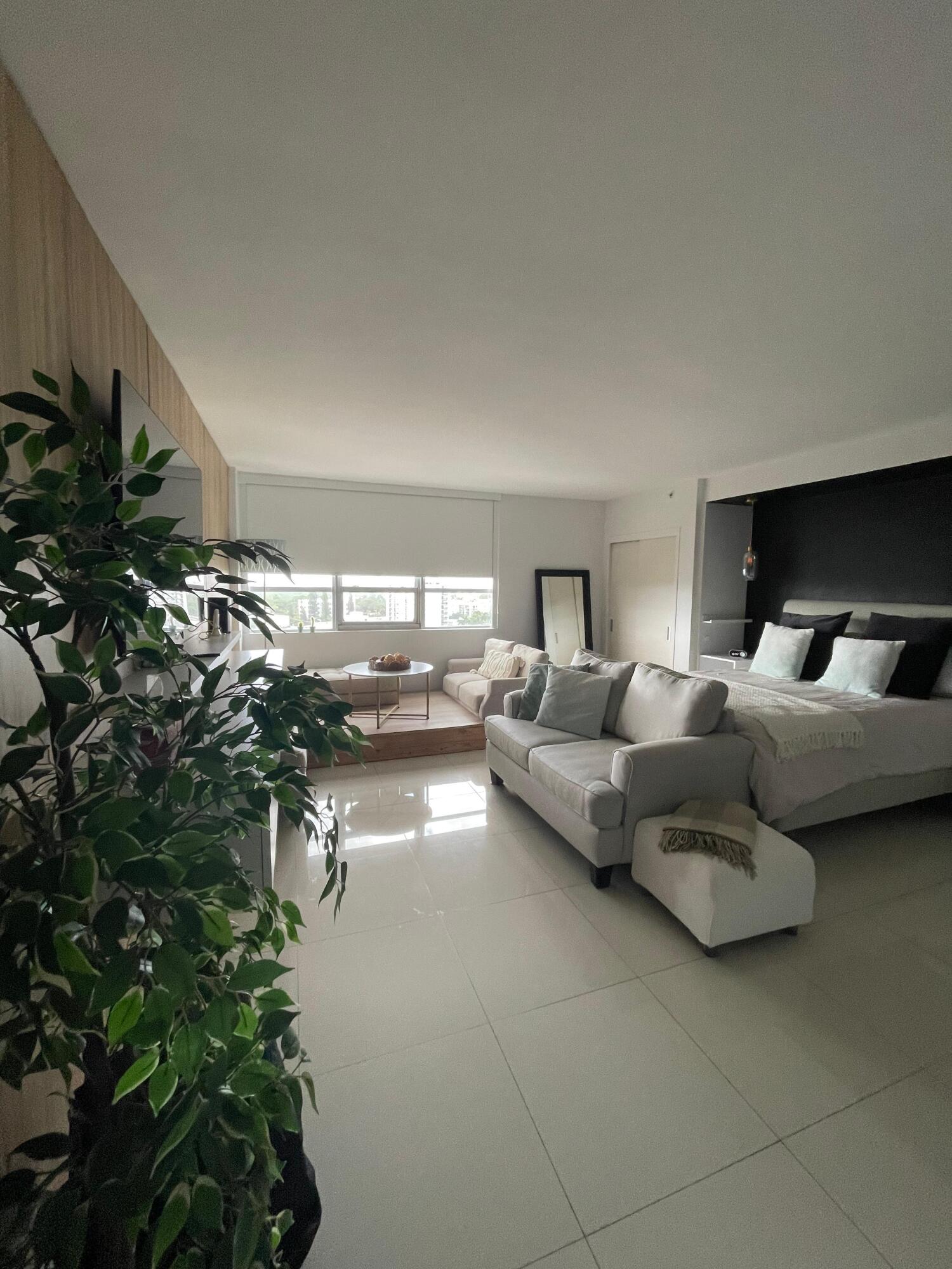 FLAMINGO SOUTH BEACH I CONDO - Residential Lease