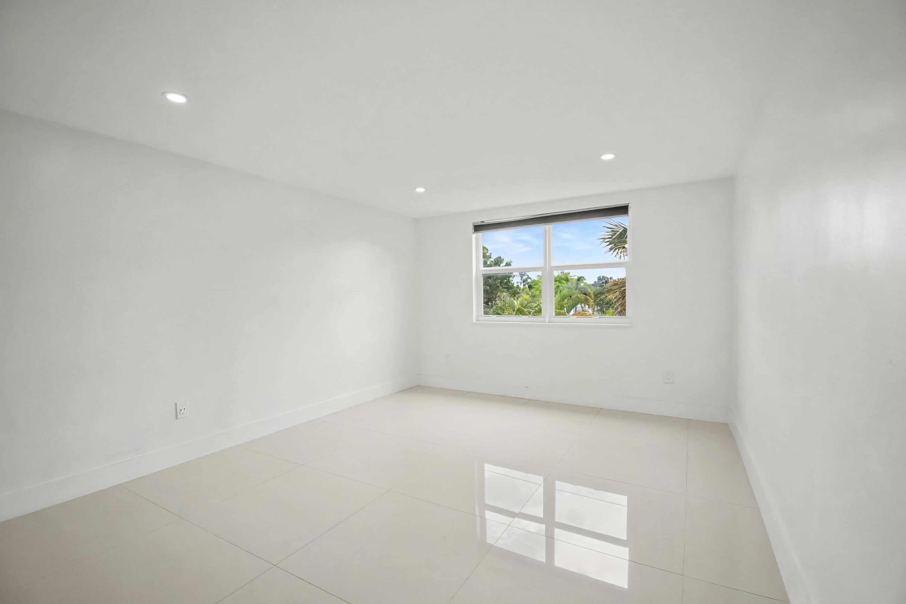 BOCA ENTRADA 1 condo unit  305 - Residential Lease
