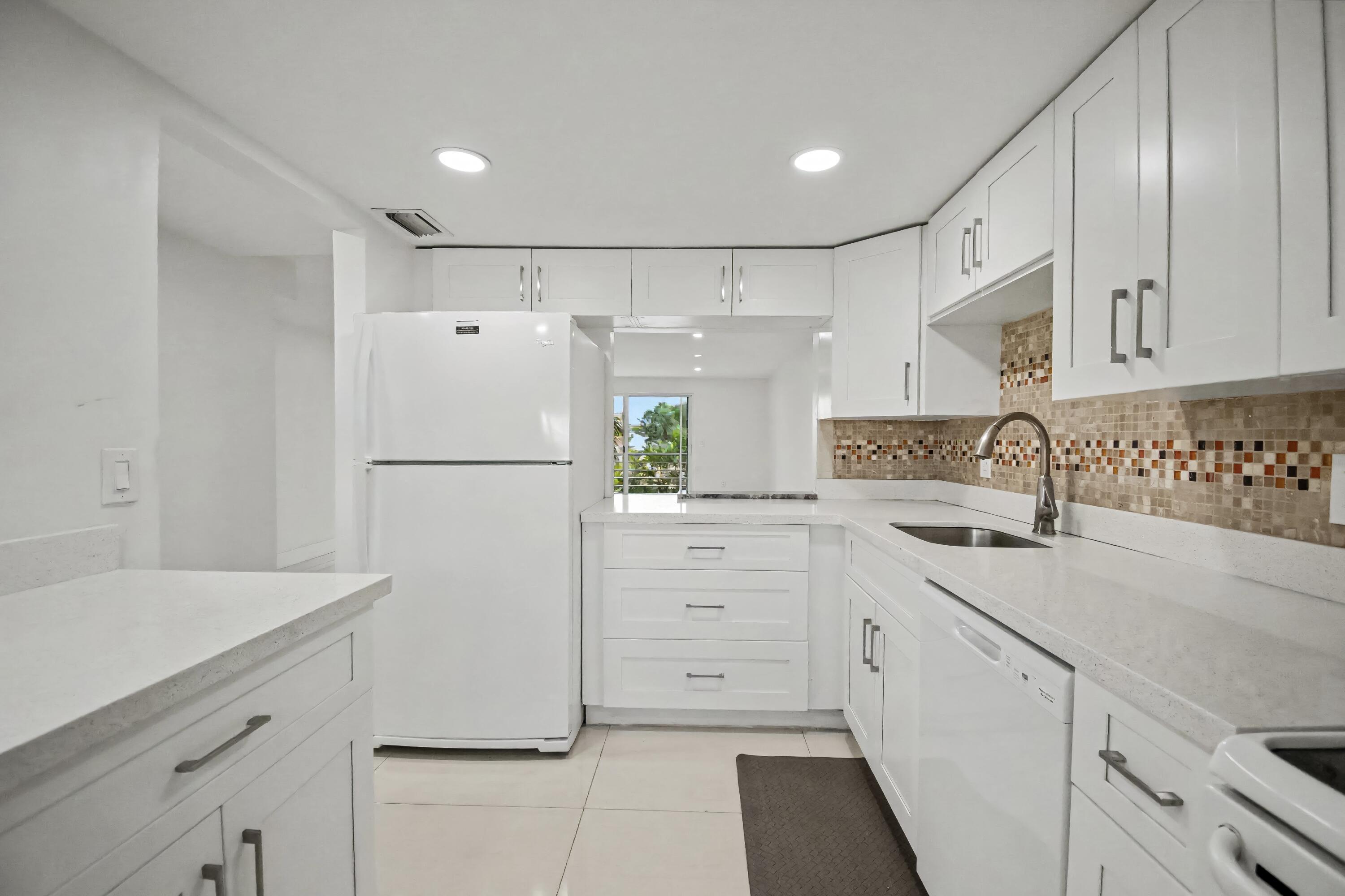 BOCA ENTRADA 1 condo unit  305 - Residential Lease