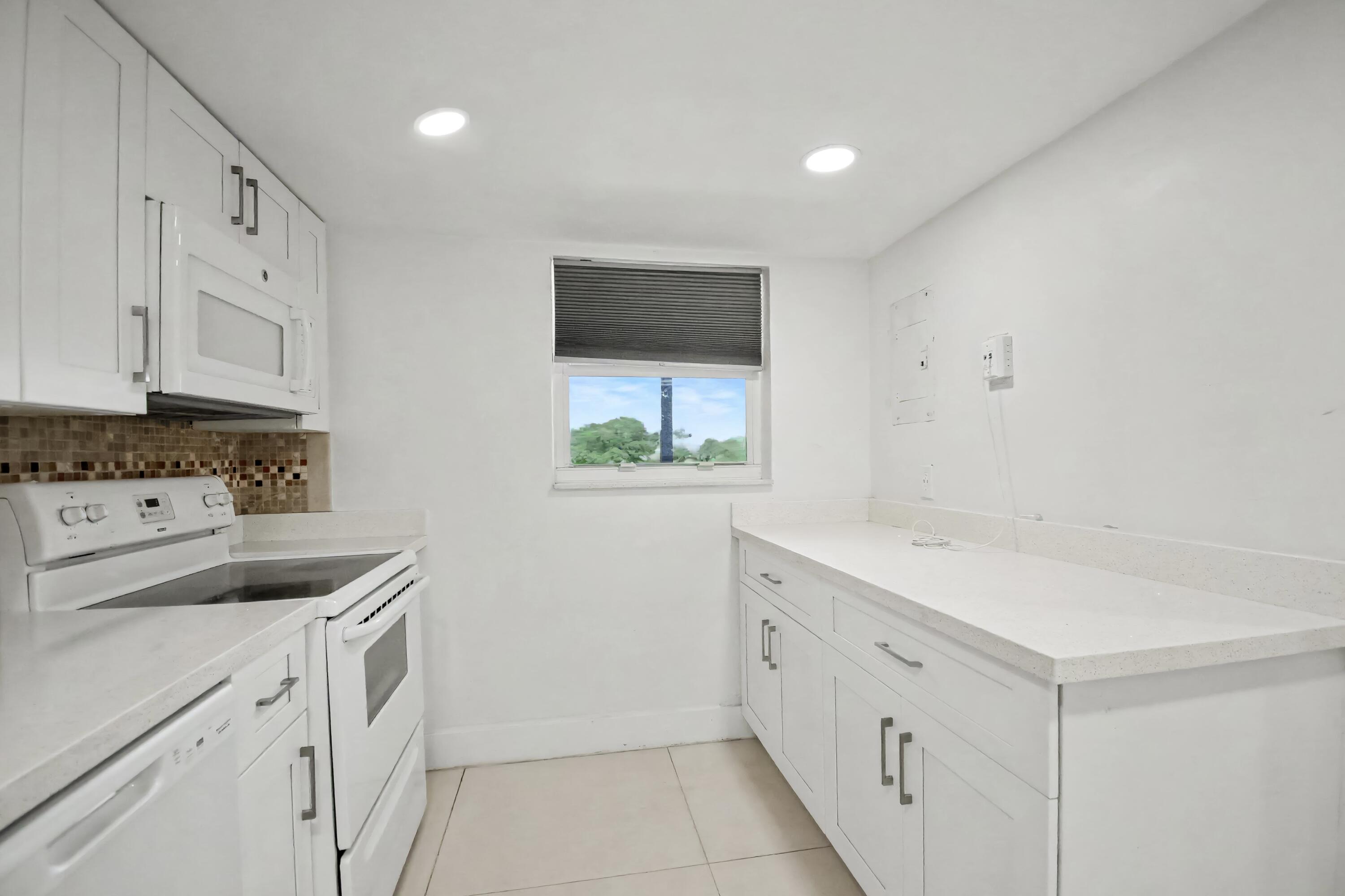 BOCA ENTRADA 1 condo unit  305 - Residential Lease