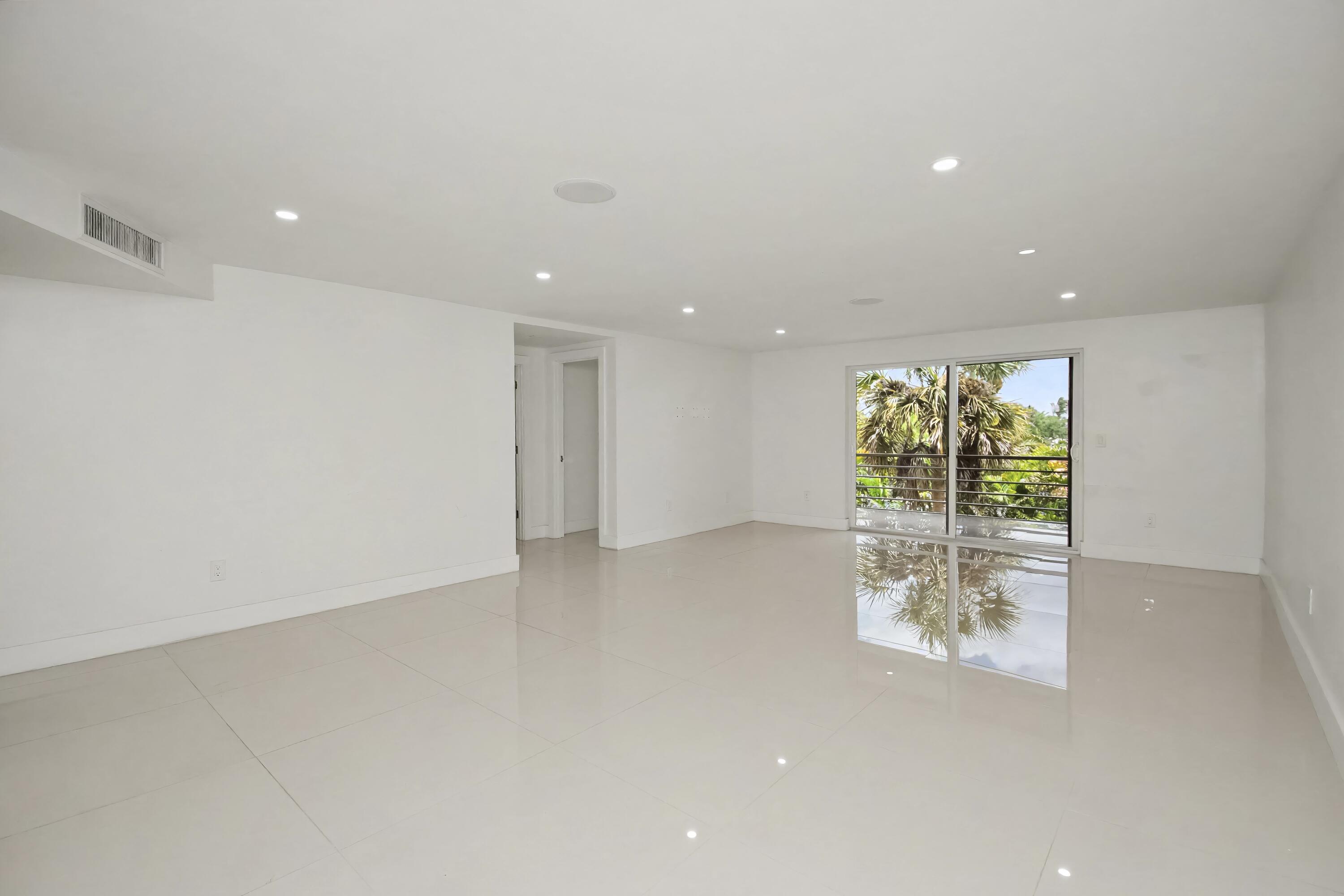 BOCA ENTRADA 1 condo unit  305 - Residential Lease