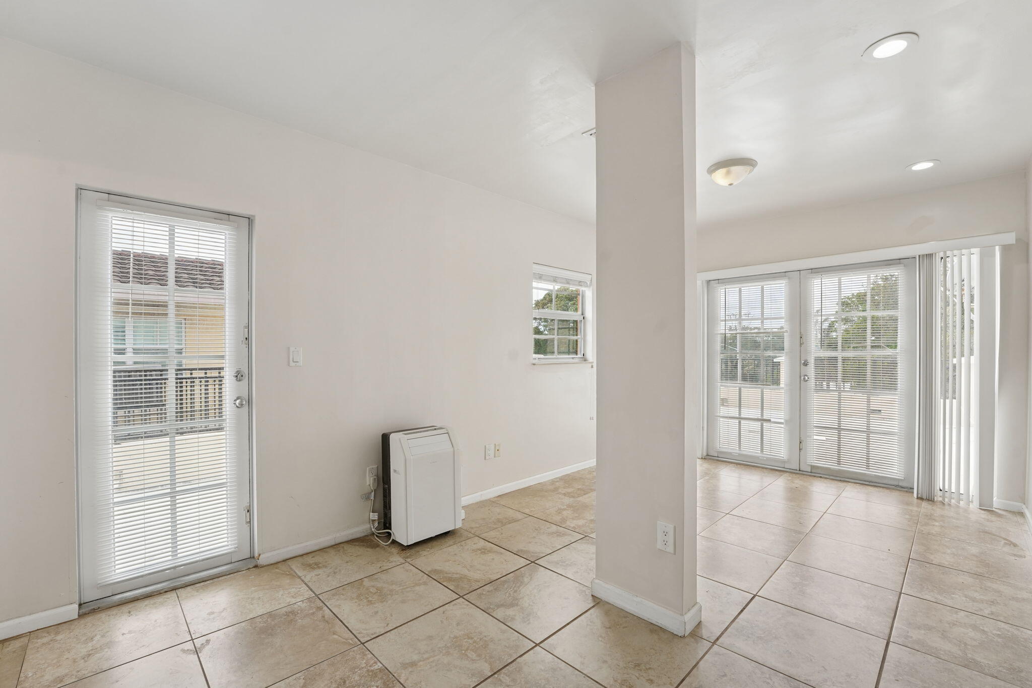 Tarpon River - Residential Lease