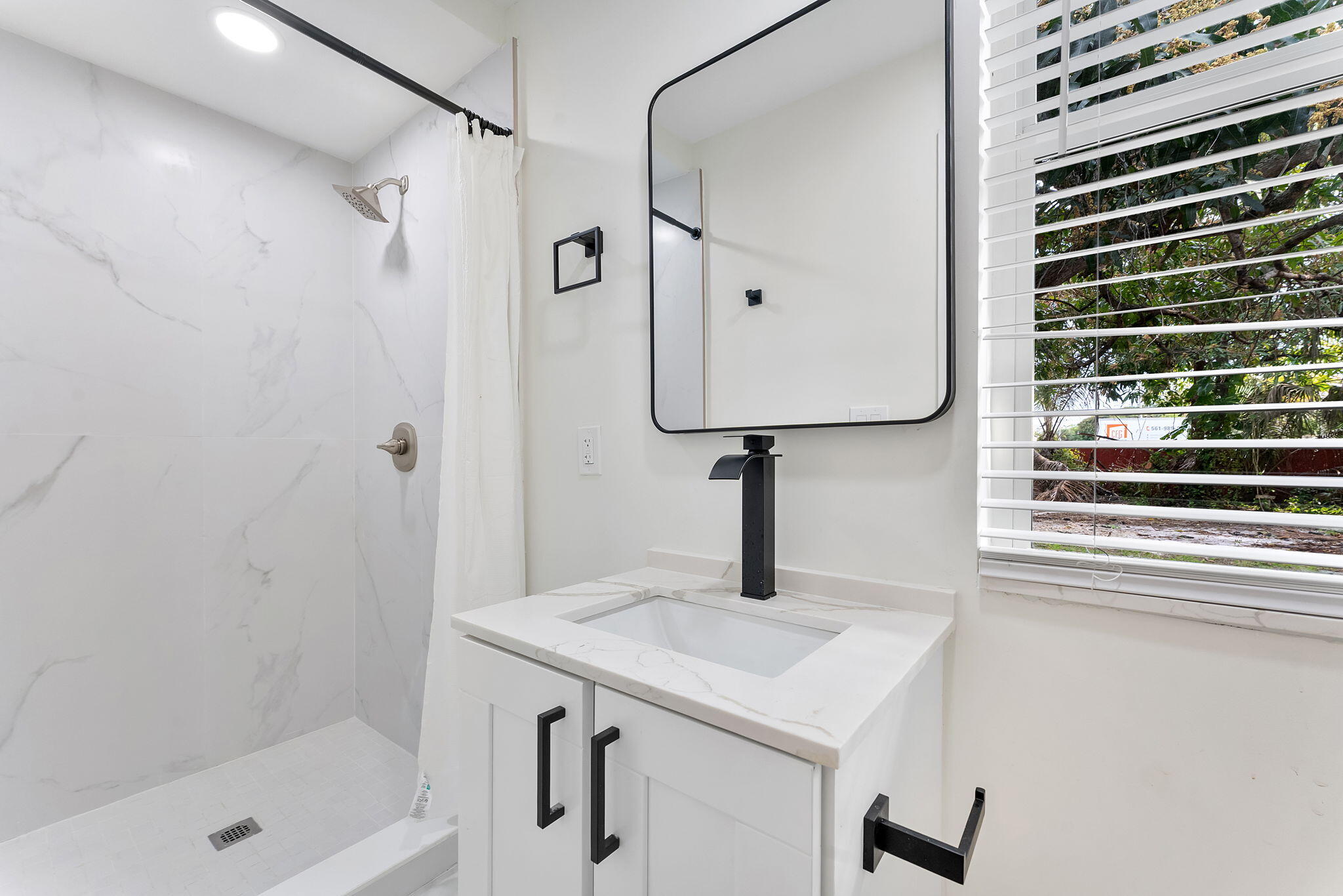 DELRAY MNR - Residential Lease