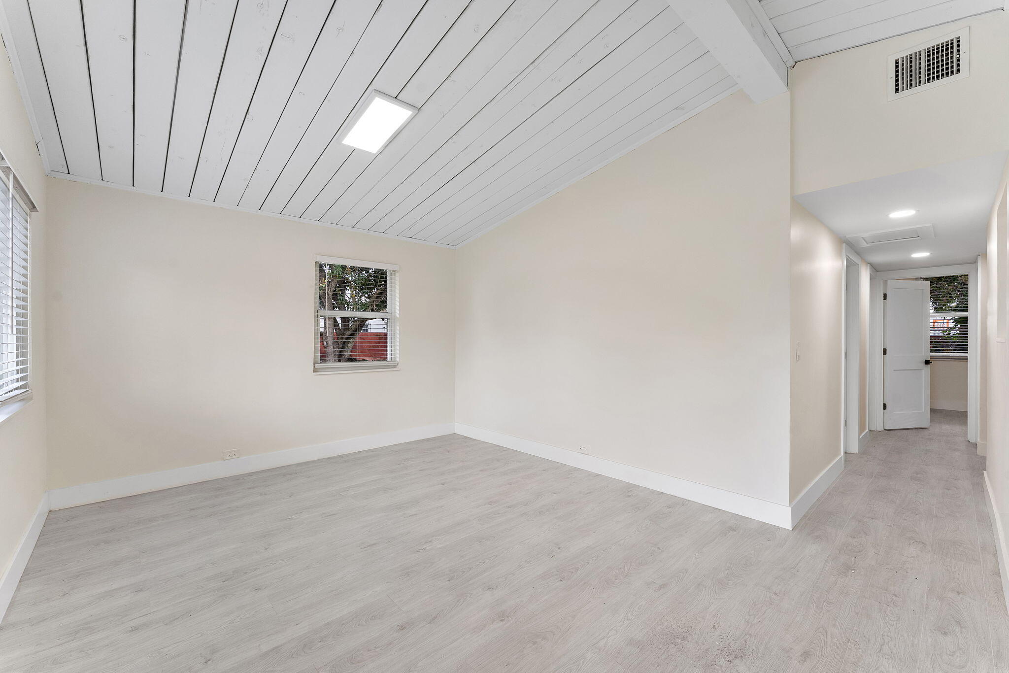 DELRAY MNR - Residential Lease