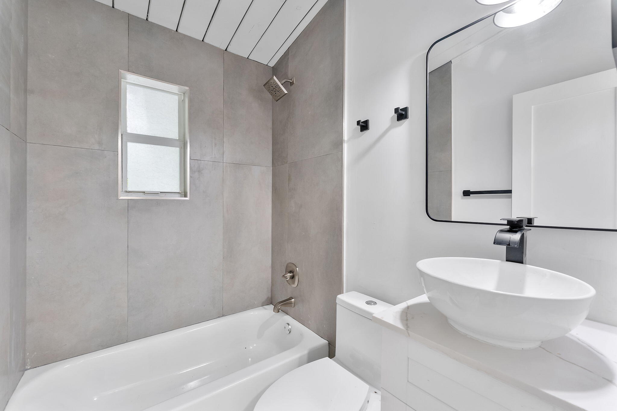 DELRAY MNR - Residential Lease