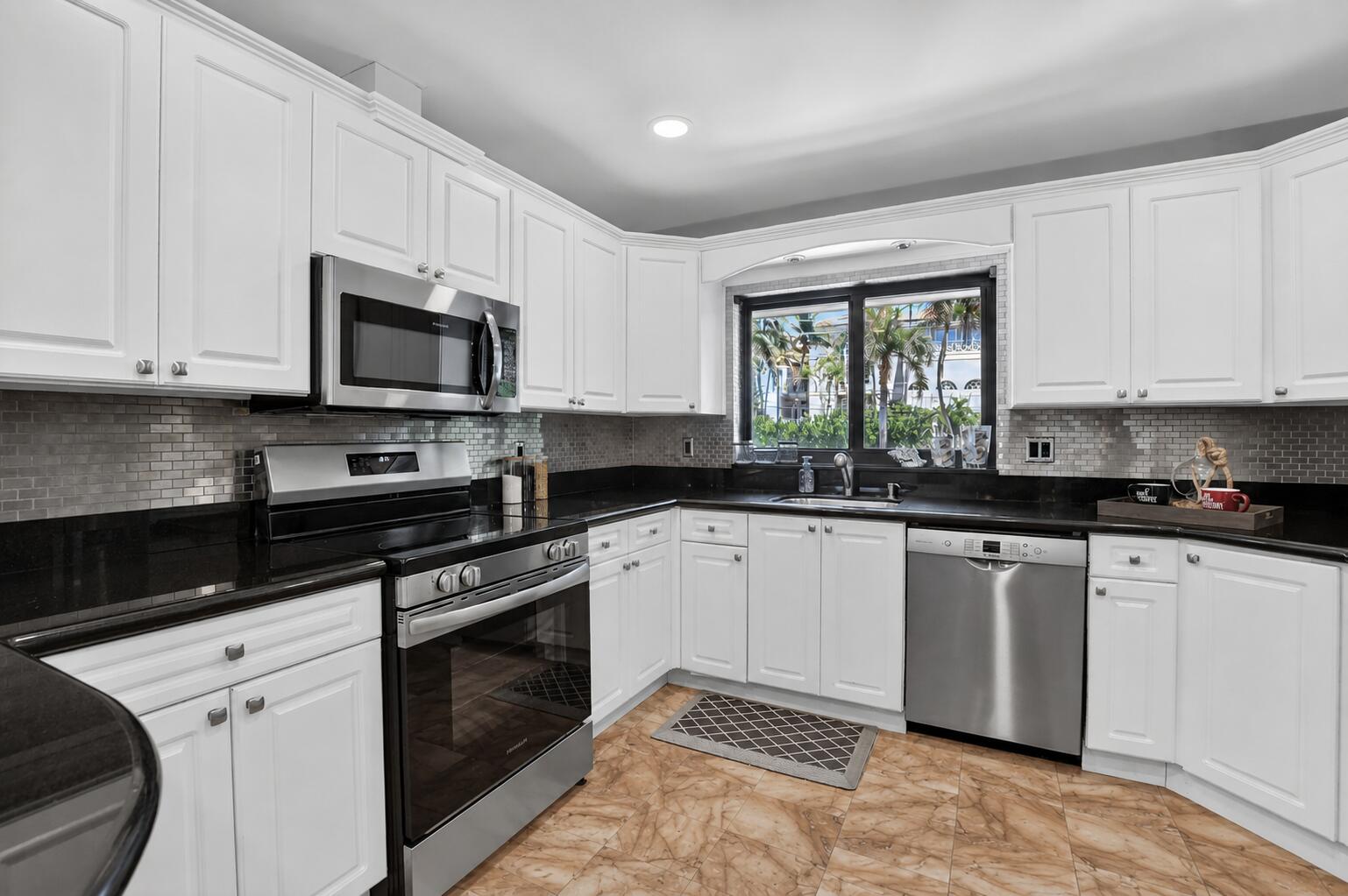 CEAIRE CONDO - Residential