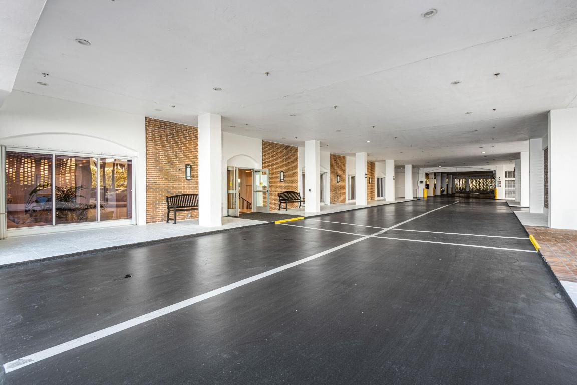WINTHROP HOUSE CONDO - Residential