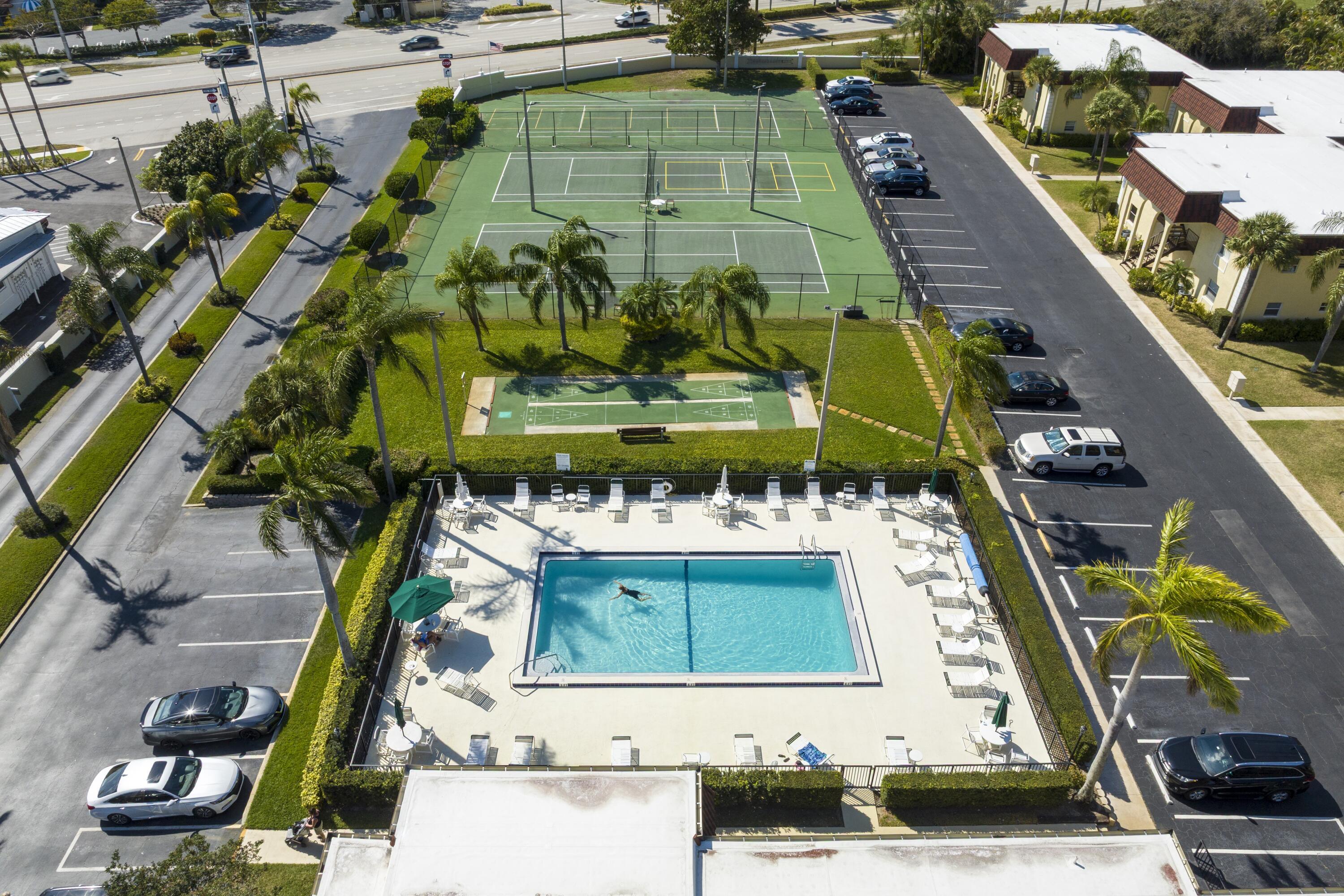 VILLAS ON THE GREEN CONDO - Residential Lease