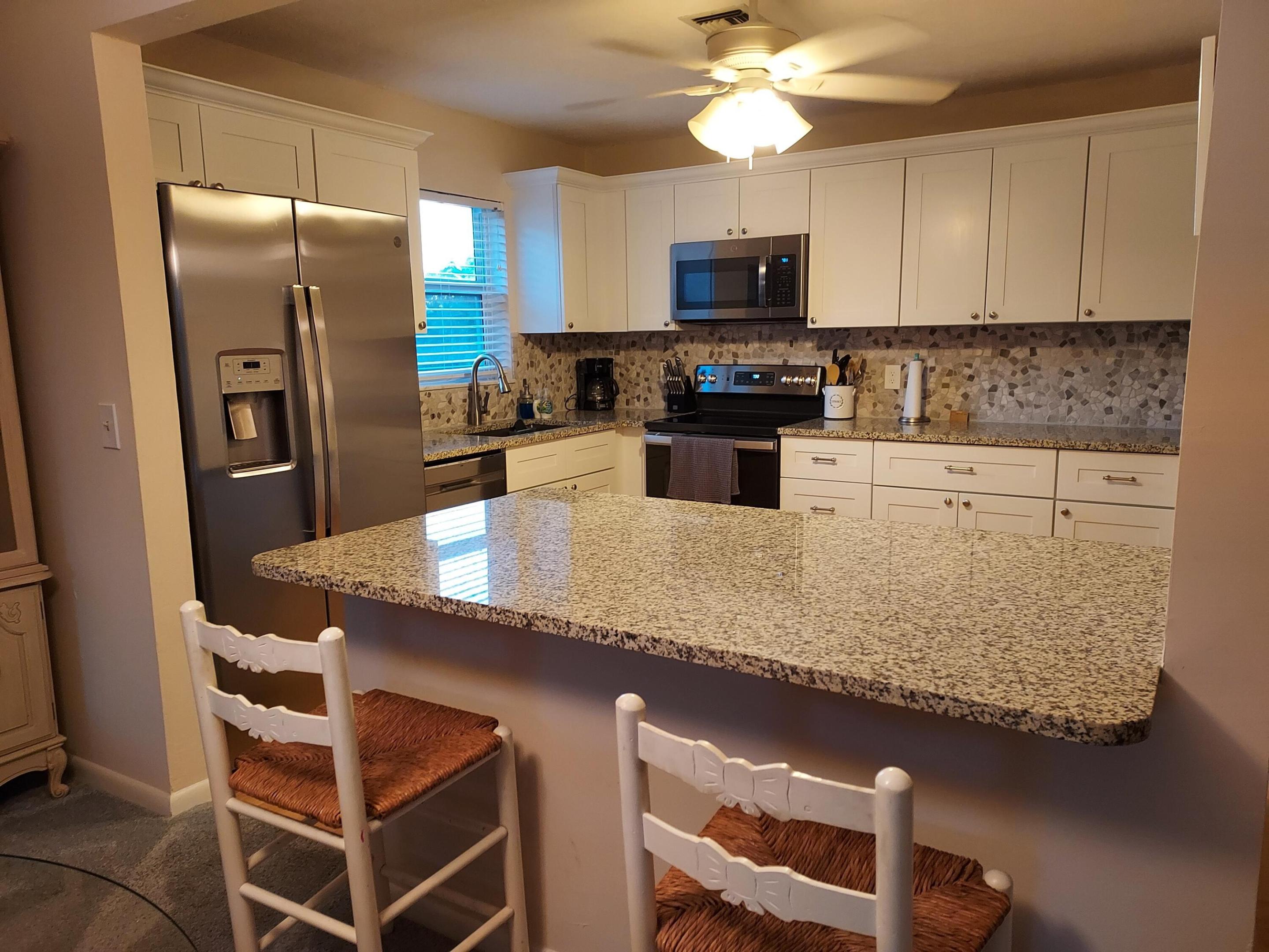 VILLAS ON THE GREEN CONDO - Residential Lease