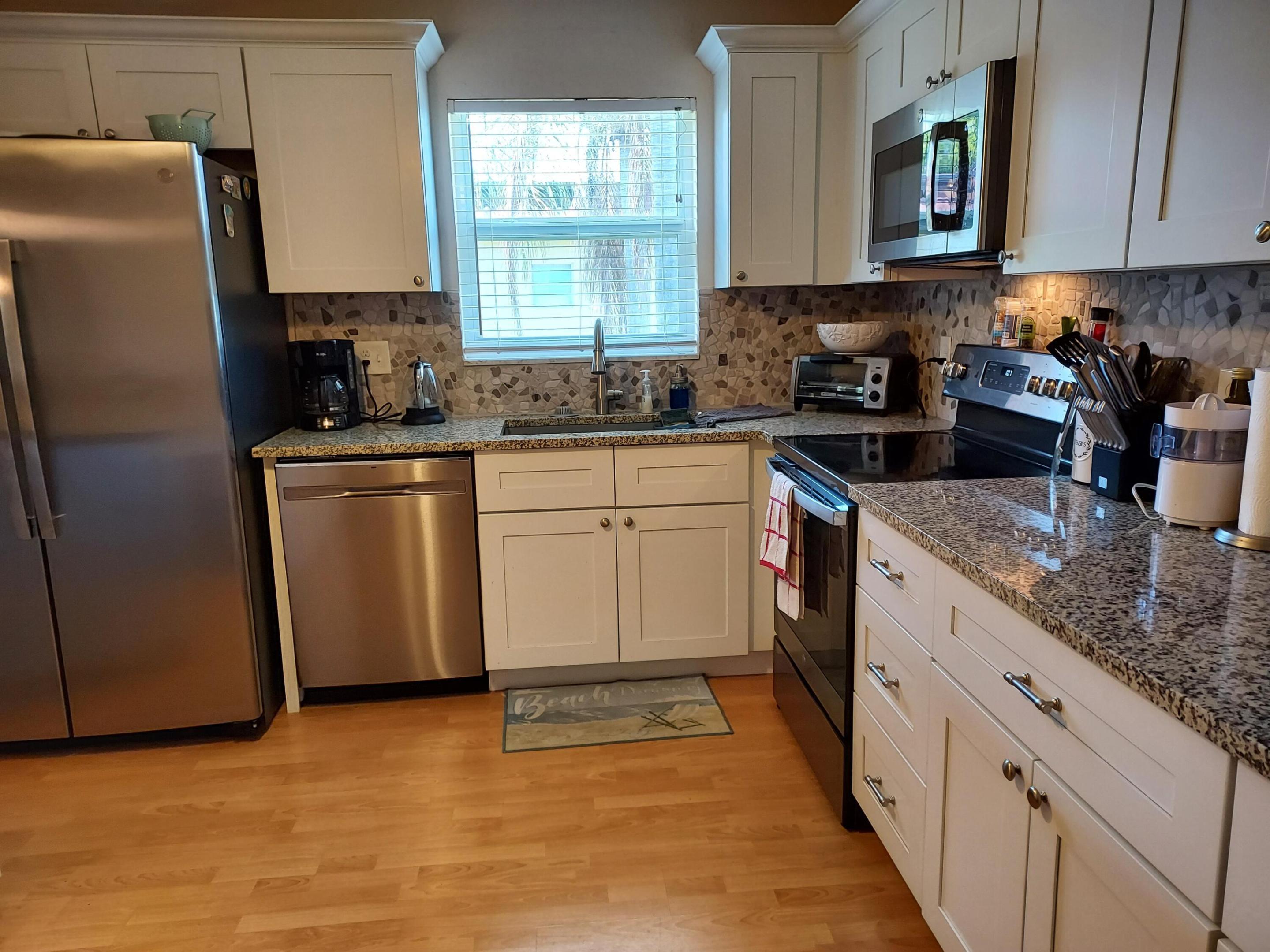 VILLAS ON THE GREEN CONDO - Residential Lease