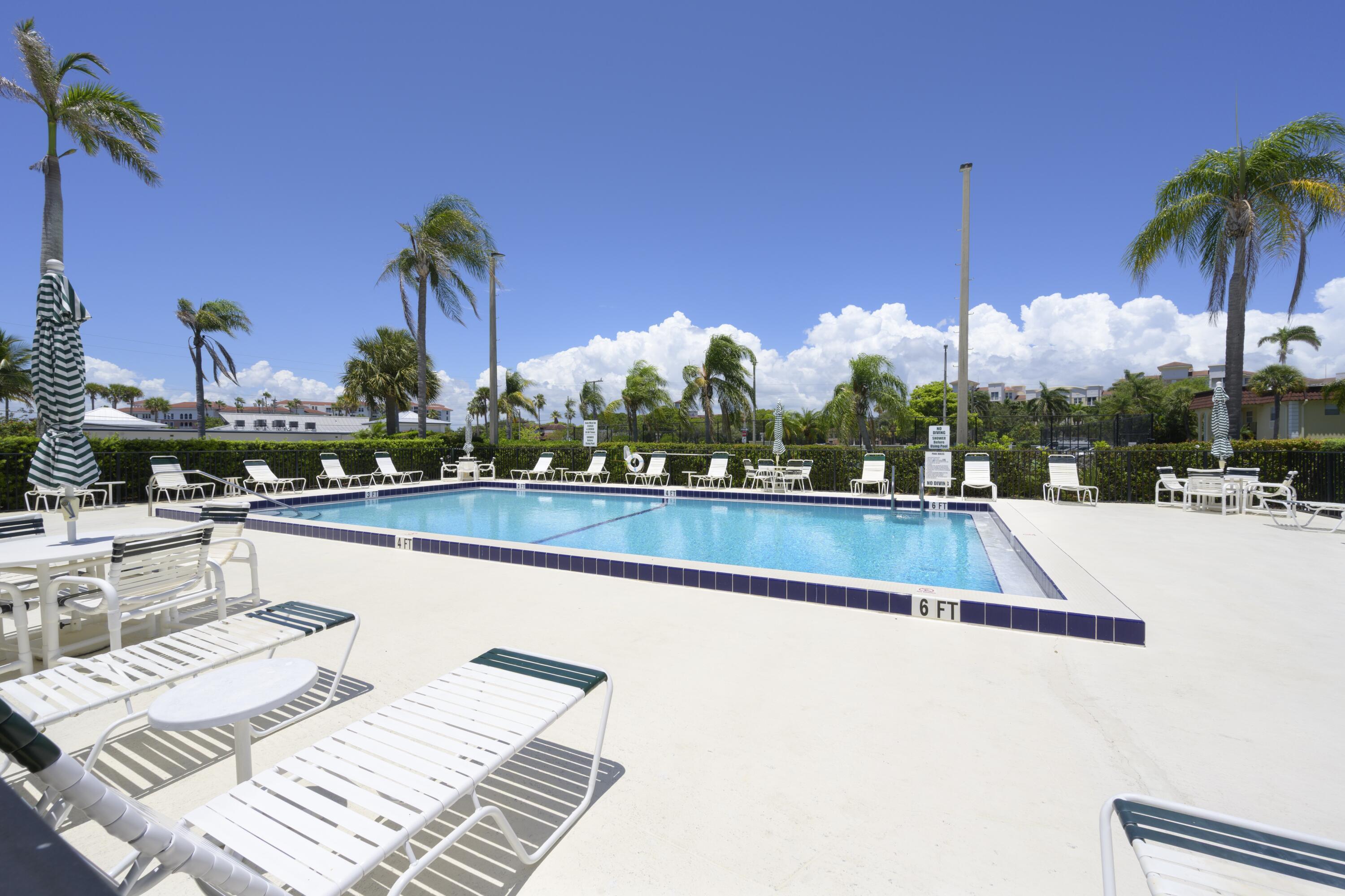 VILLAS ON THE GREEN CONDO - Residential Lease