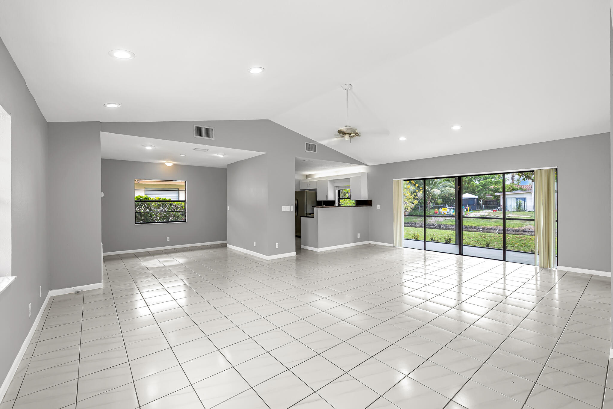 Spring Circle Villas - Residential
