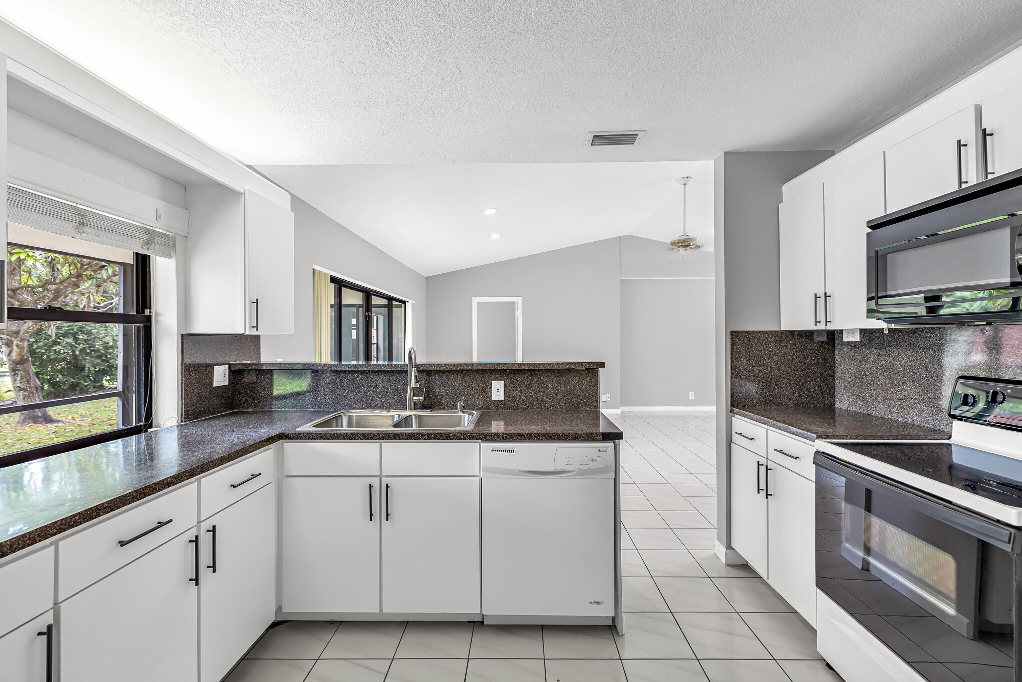 Spring Circle Villas - Residential