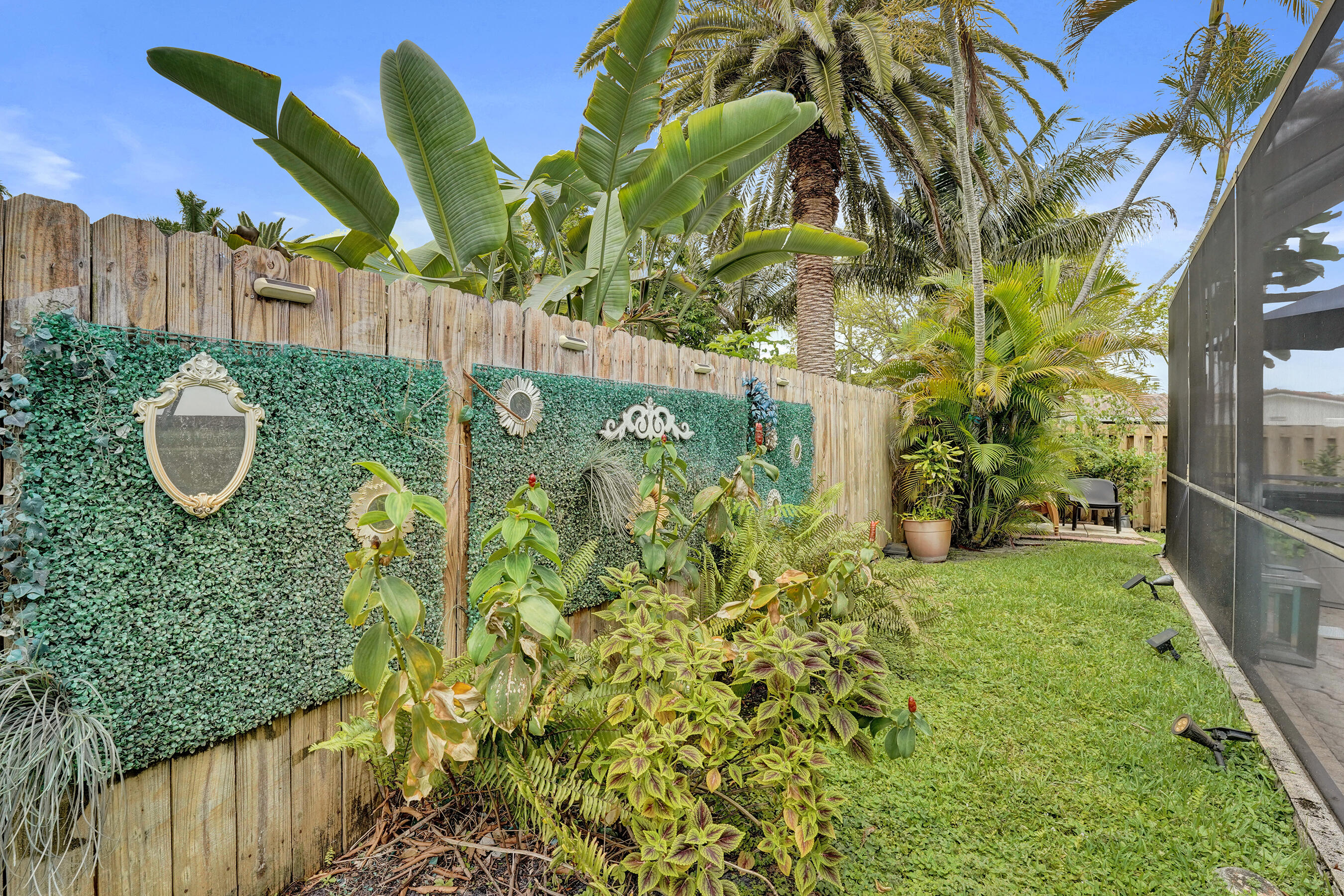 NOB HILL ESTATES 1 SEC - Residential
