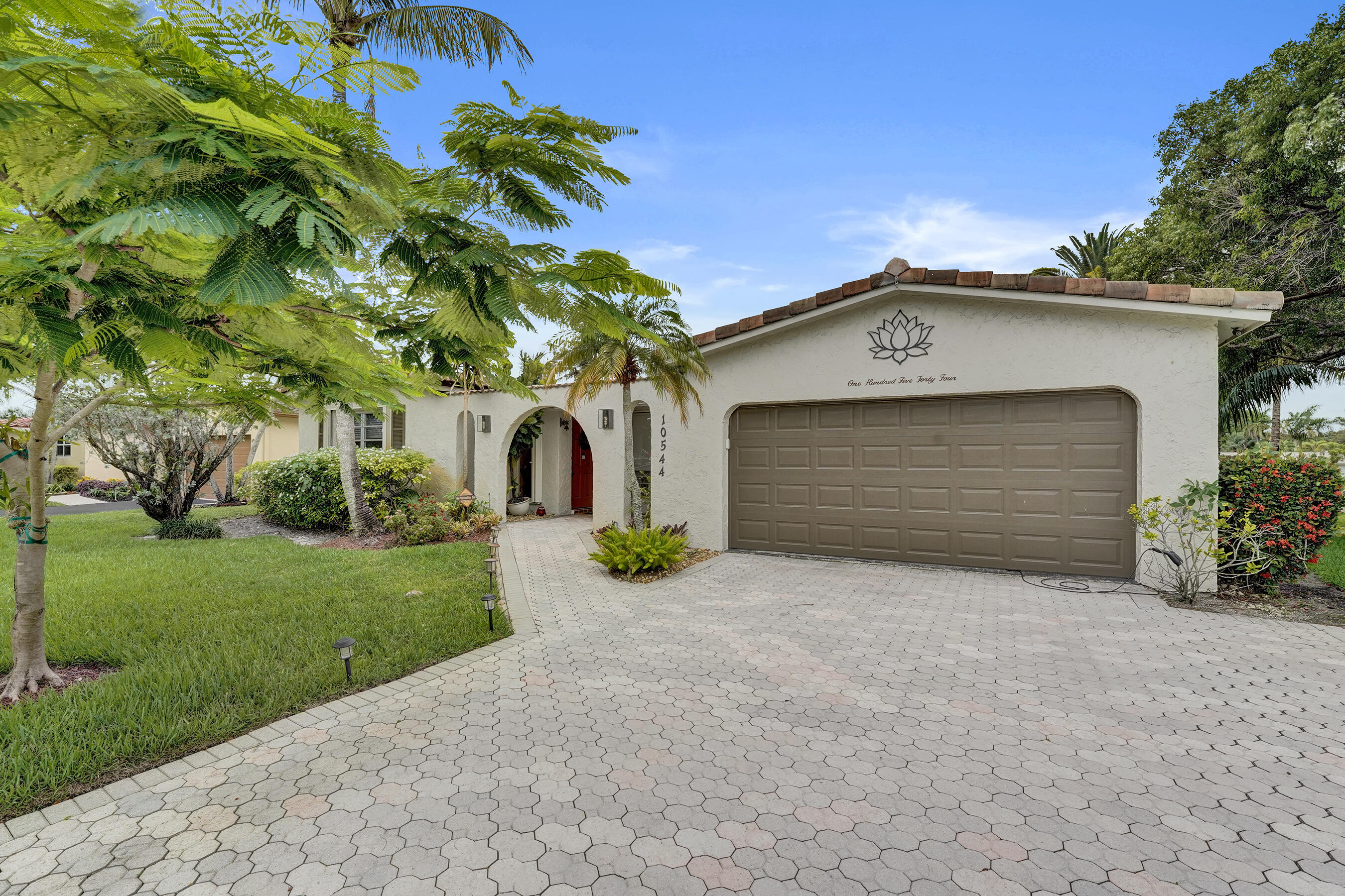 NOB HILL ESTATES 1 SEC - Residential