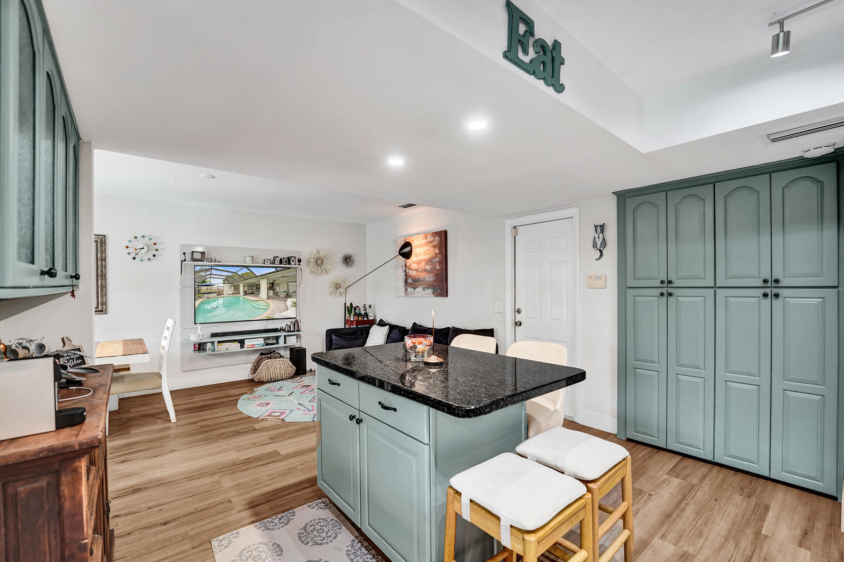 NOB HILL ESTATES 1 SEC - Residential