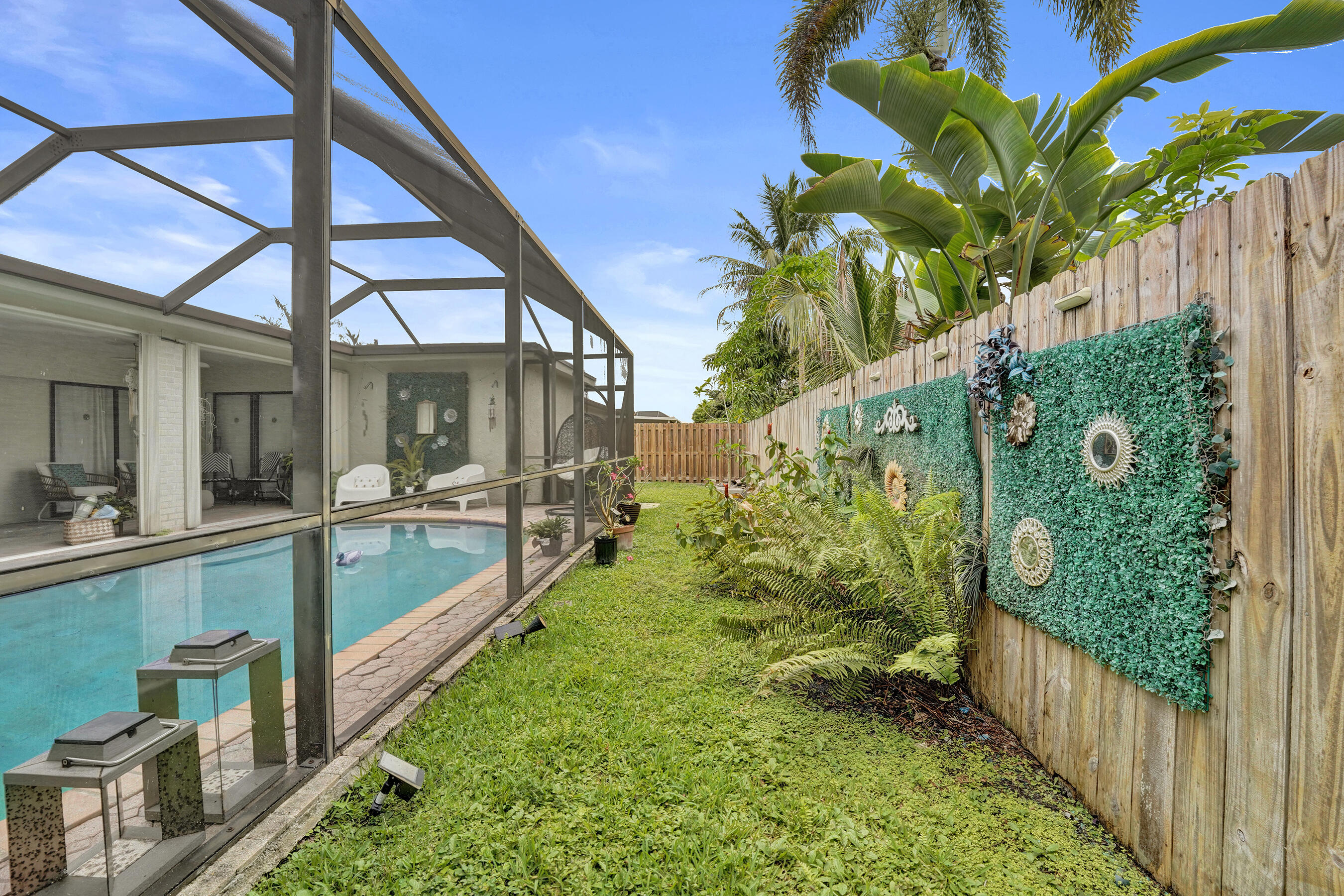 NOB HILL ESTATES 1 SEC - Residential