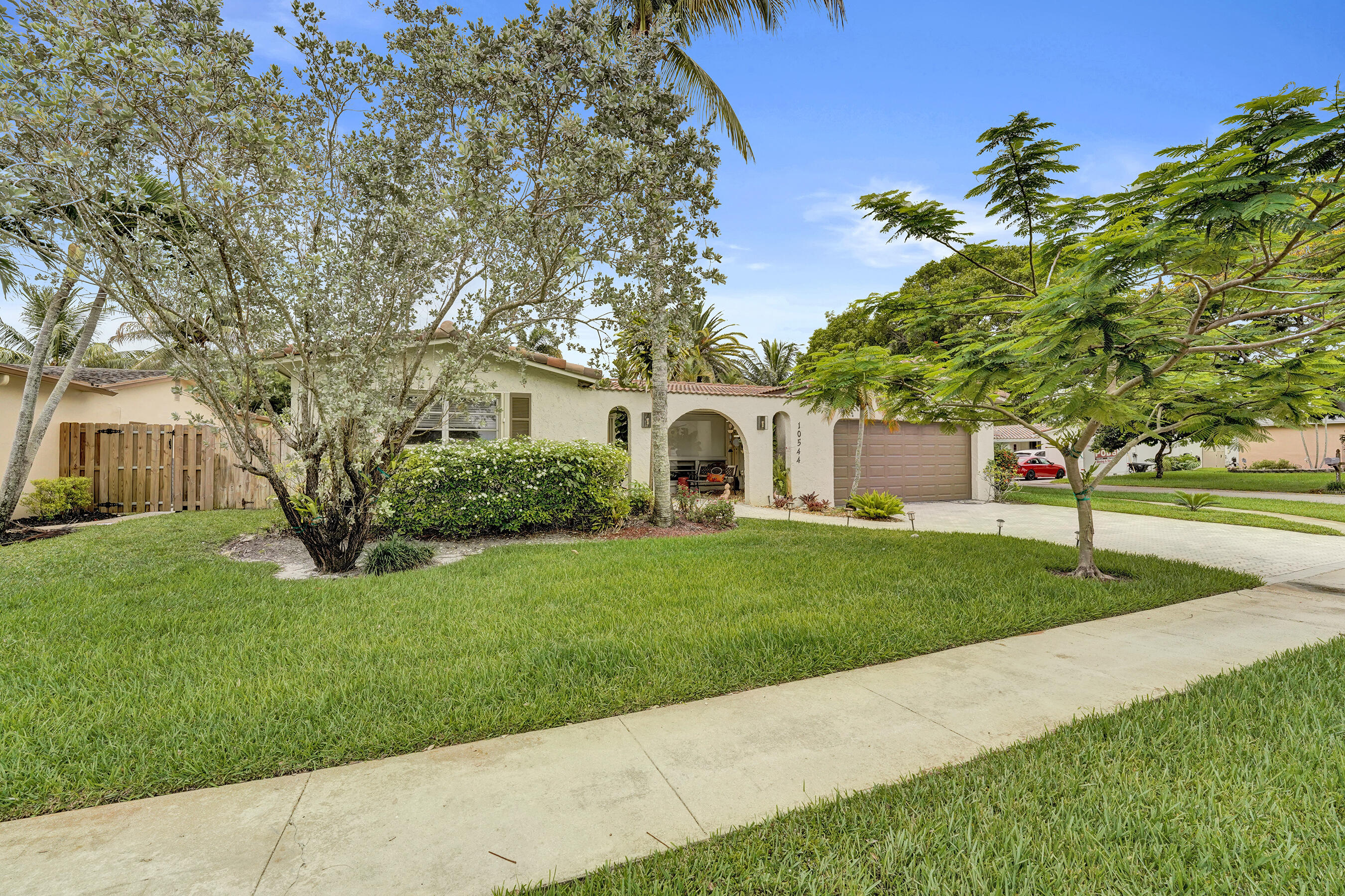 NOB HILL ESTATES 1 SEC - Residential