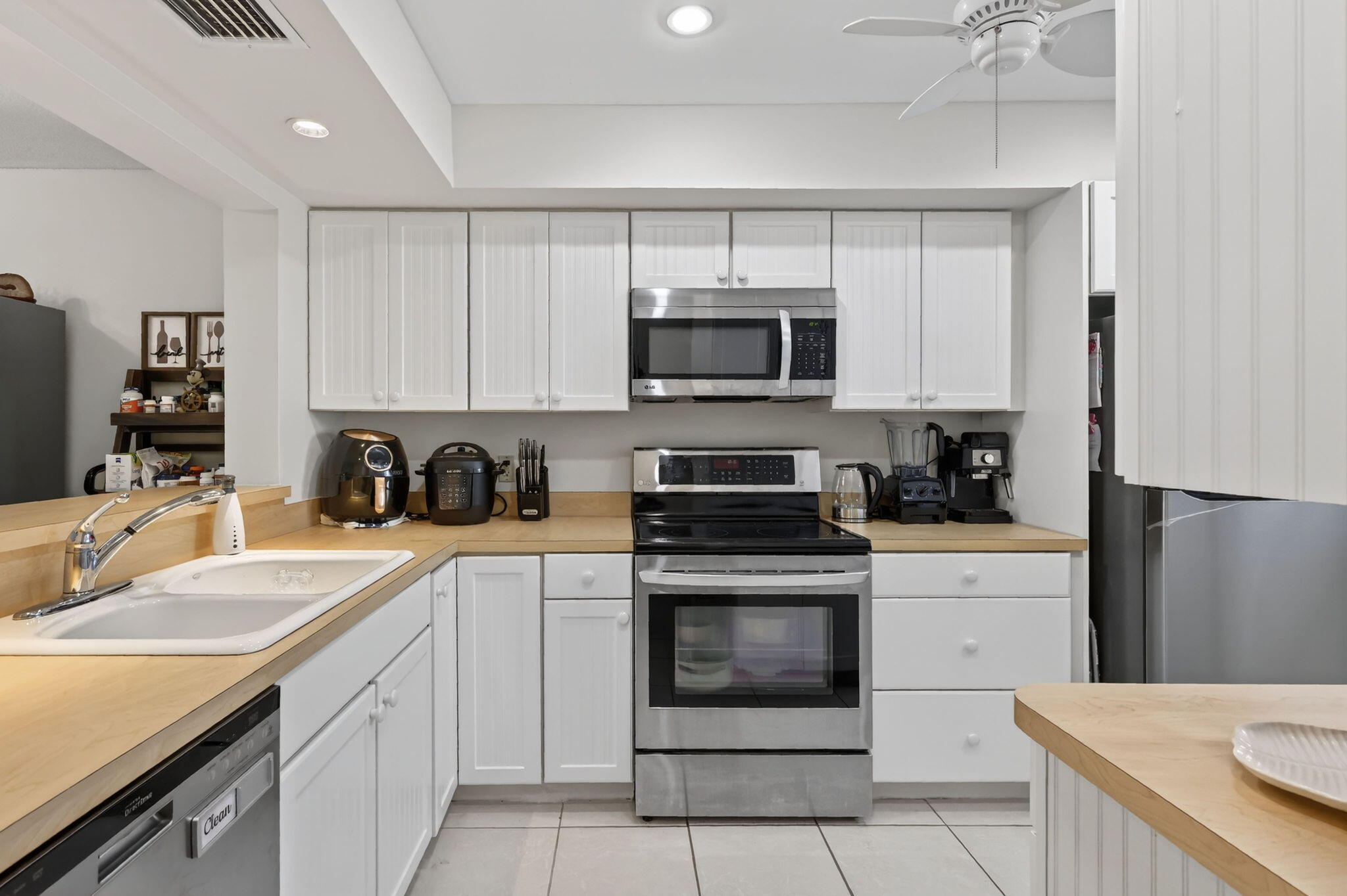 OCEAN HARBOUR CONDOMINIUM B - Residential