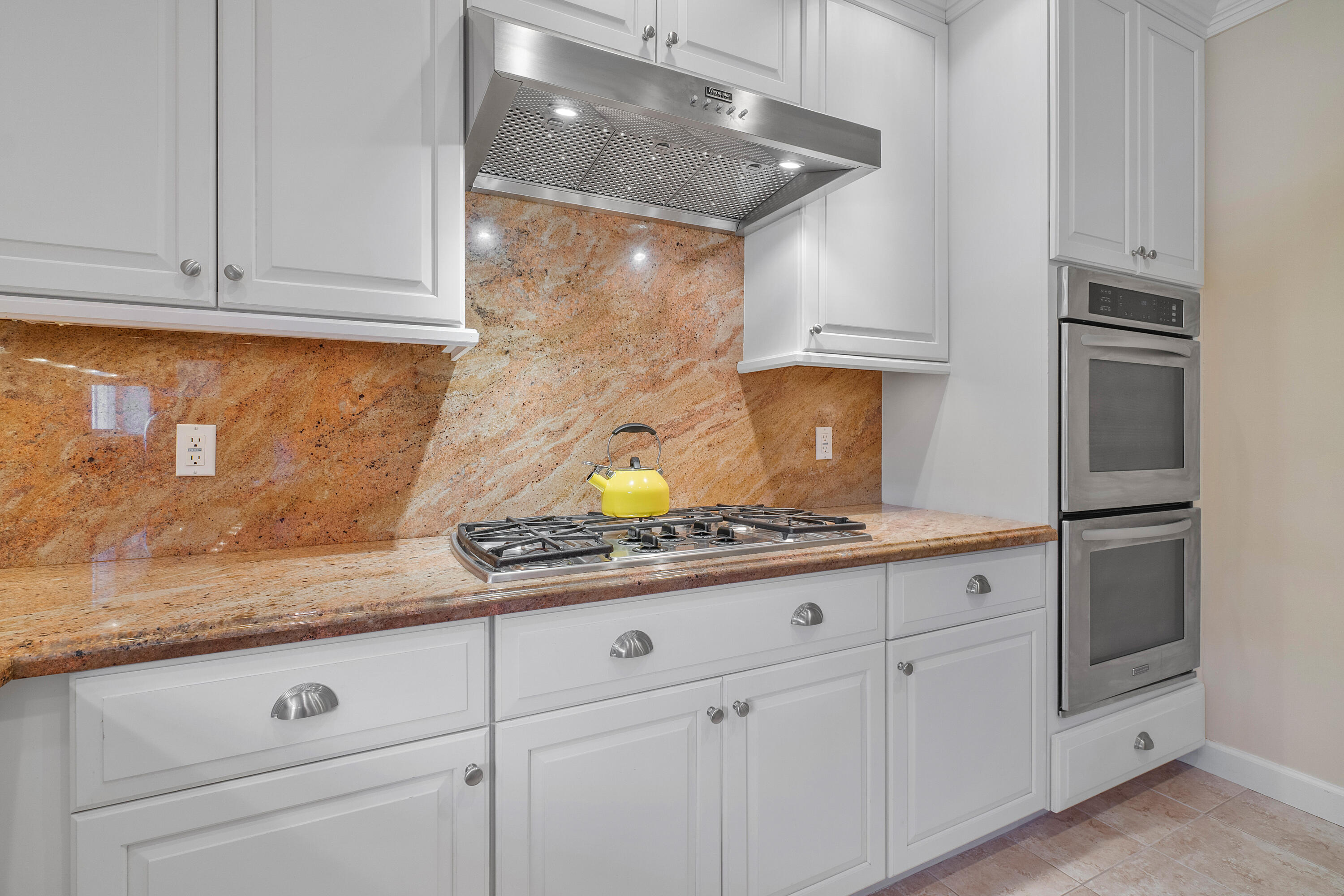 EAST SHORE - Residential