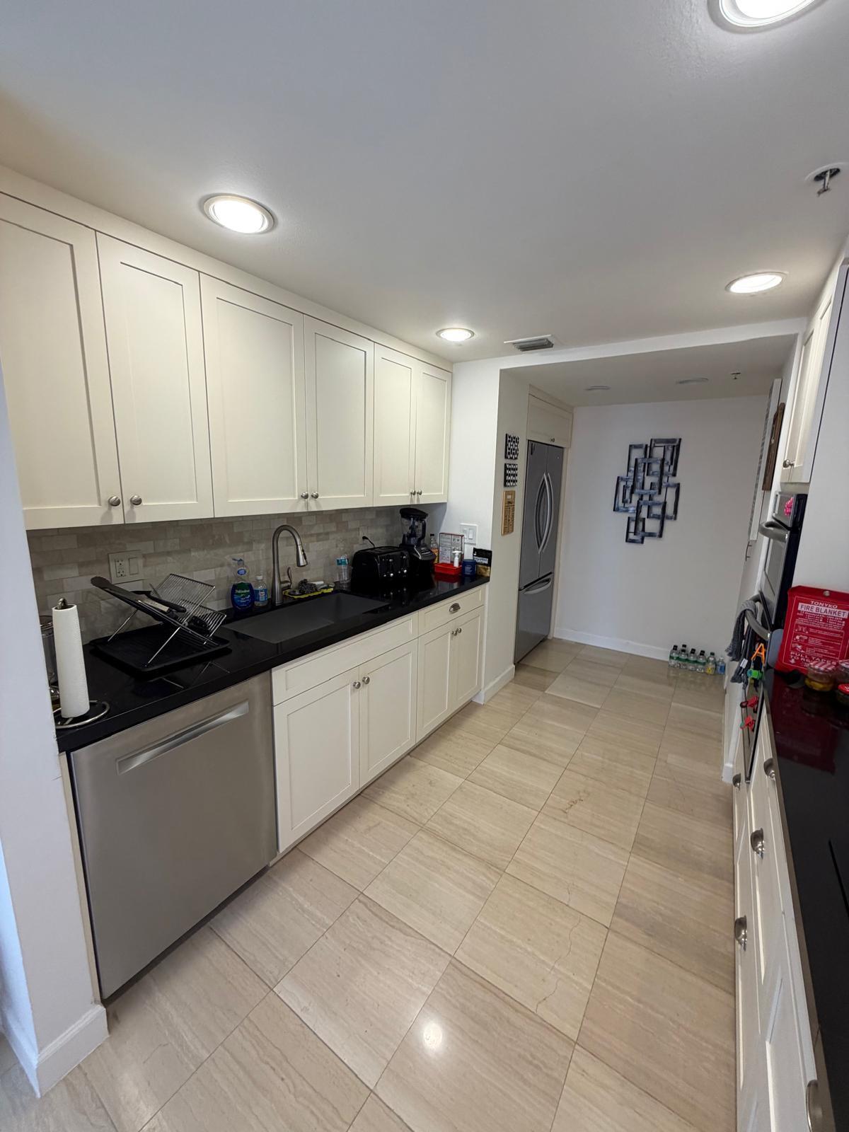 VILLA REGINA CONDO - Residential