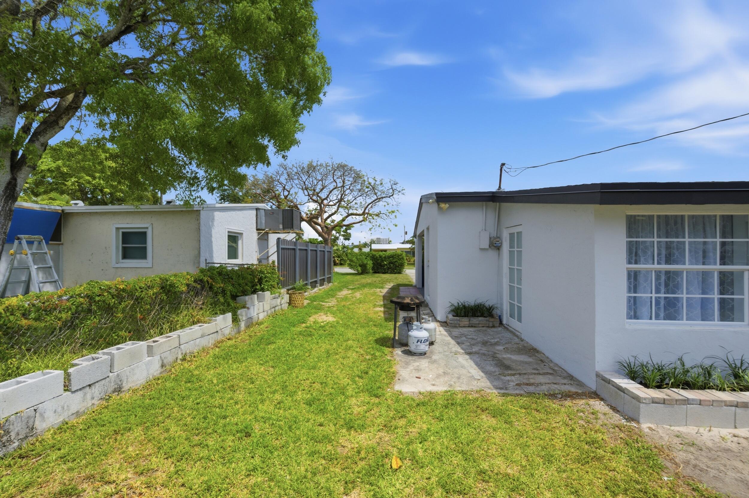 COLLIER ESTATES 1ST ADD - Residential