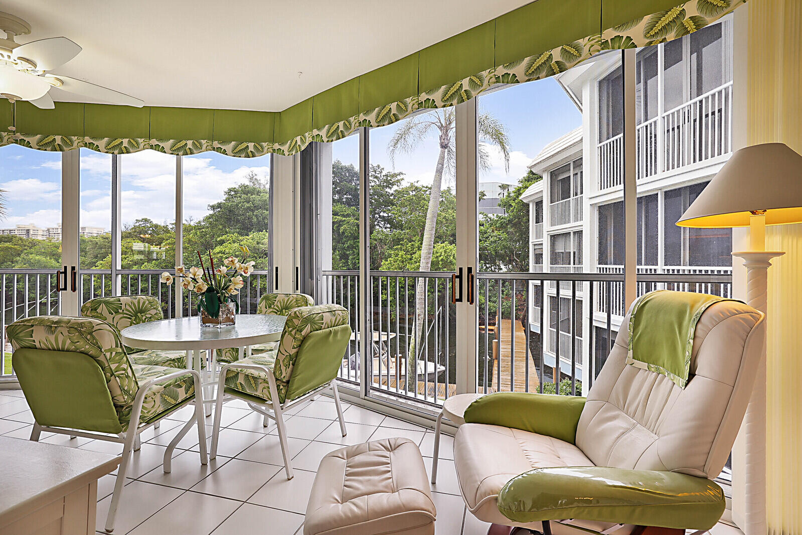HARBOUR EAST HOUSE CONDO - Residential