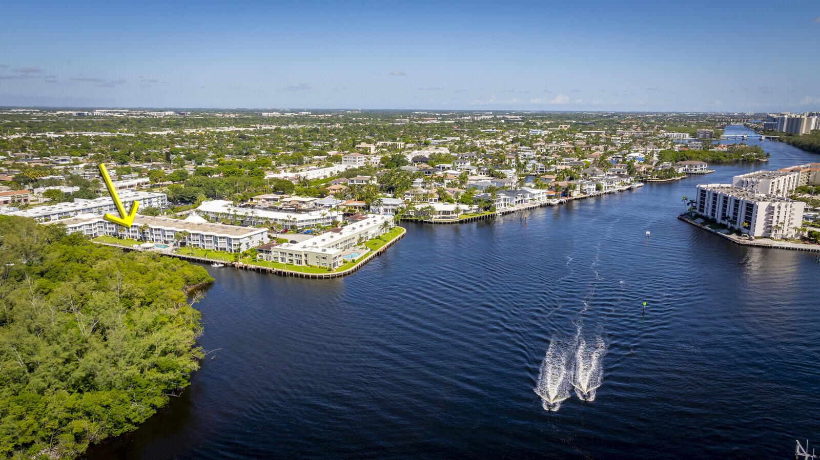 HARBOUR EAST HOUSE CONDO - Residential