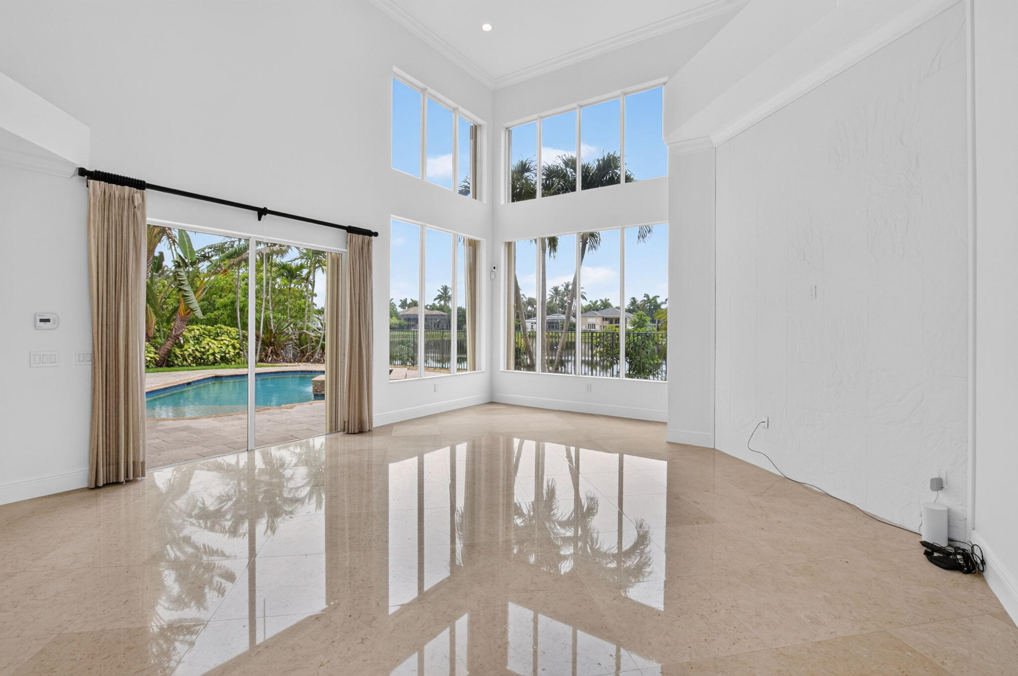 SATURNIA ISLES - Residential Lease