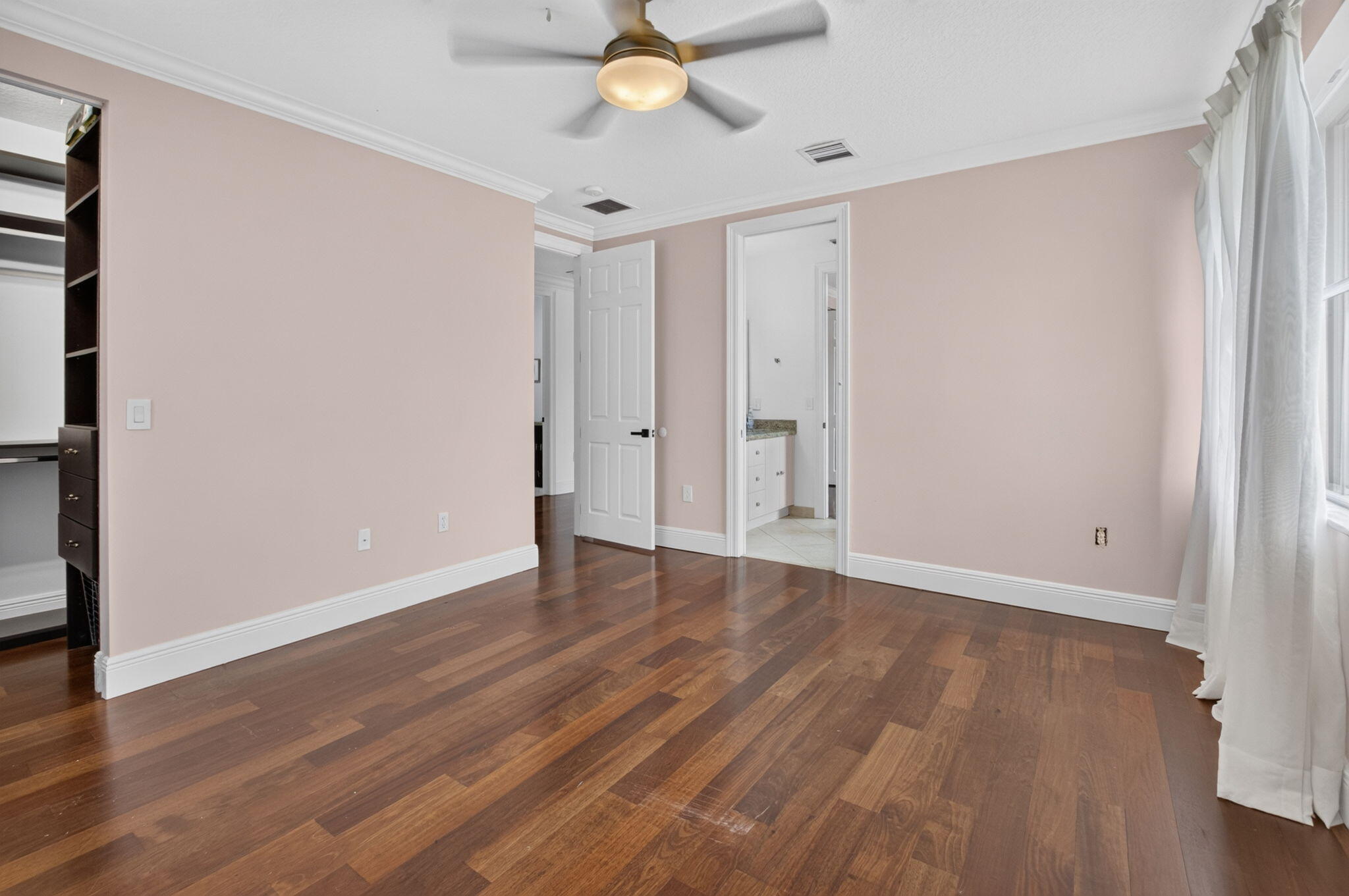 SATURNIA ISLES - Residential Lease