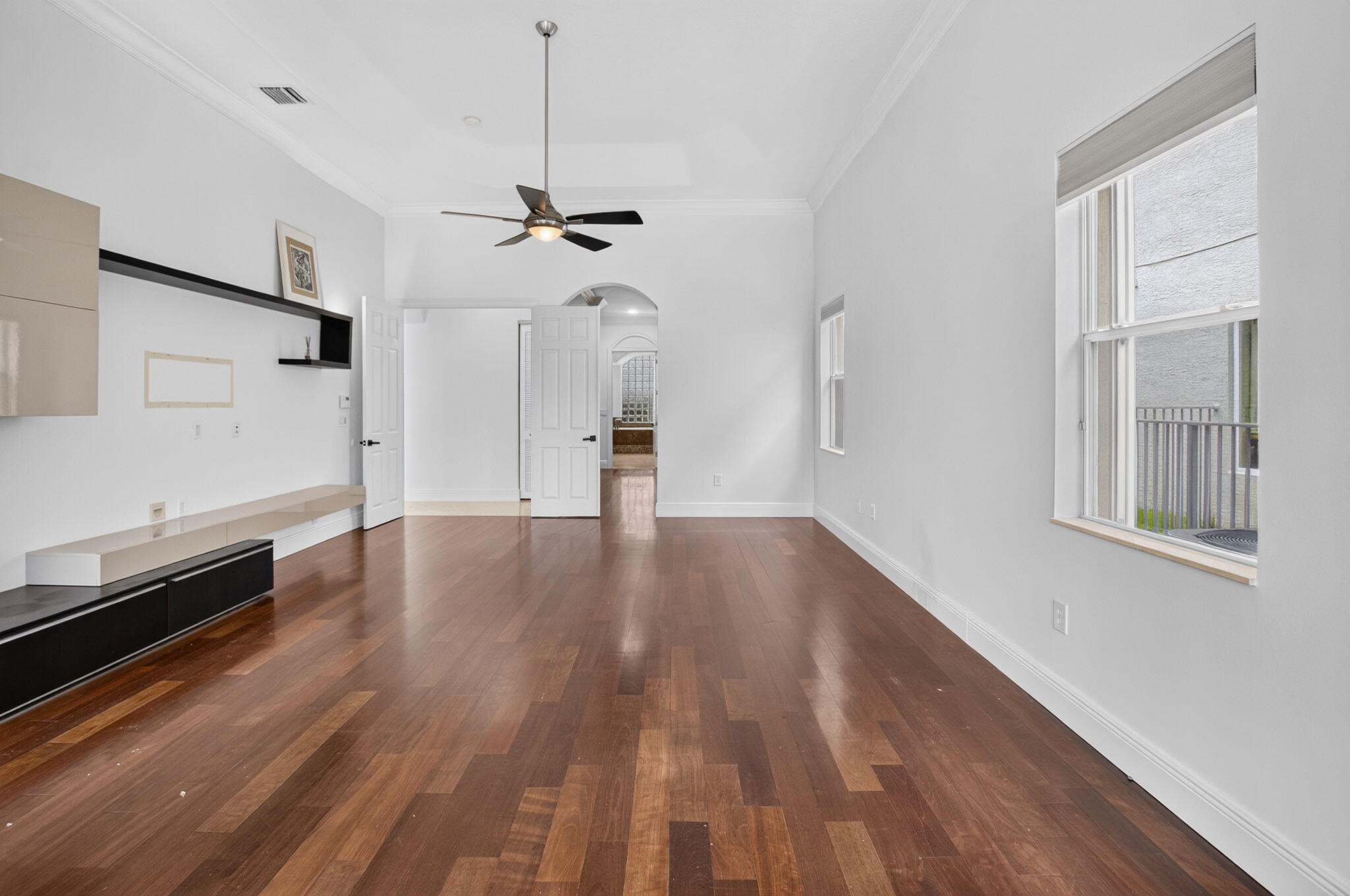 SATURNIA ISLES - Residential Lease