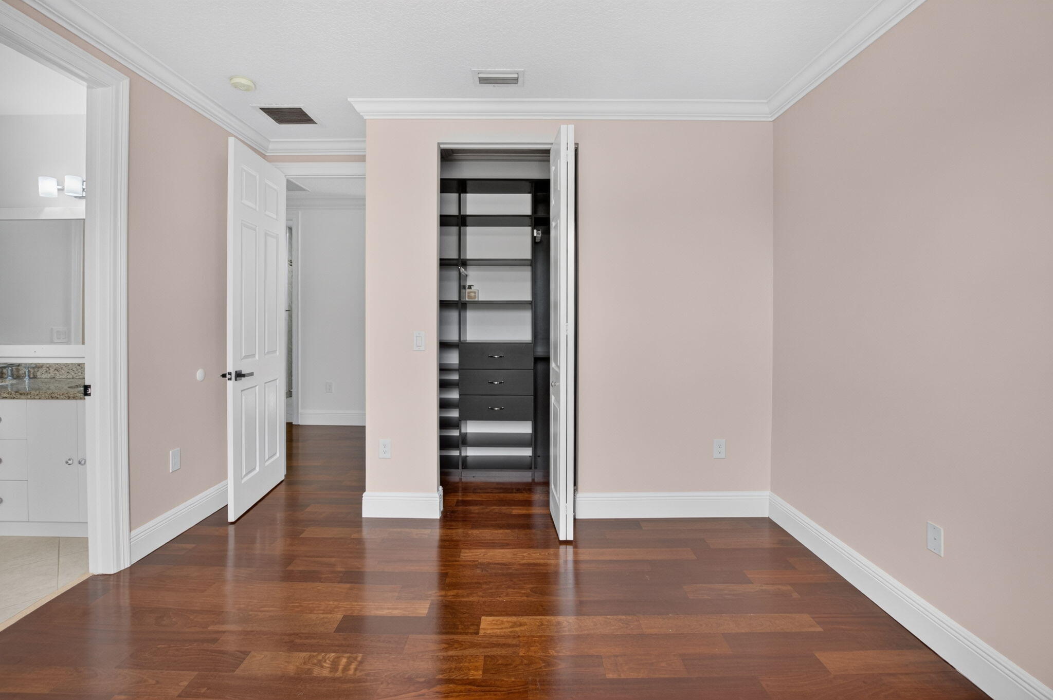 SATURNIA ISLES - Residential Lease
