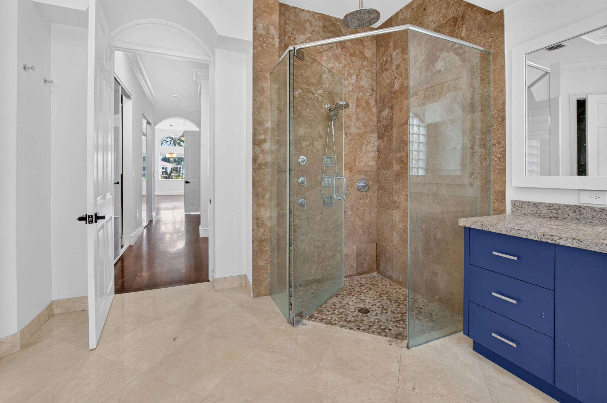 SATURNIA ISLES - Residential Lease
