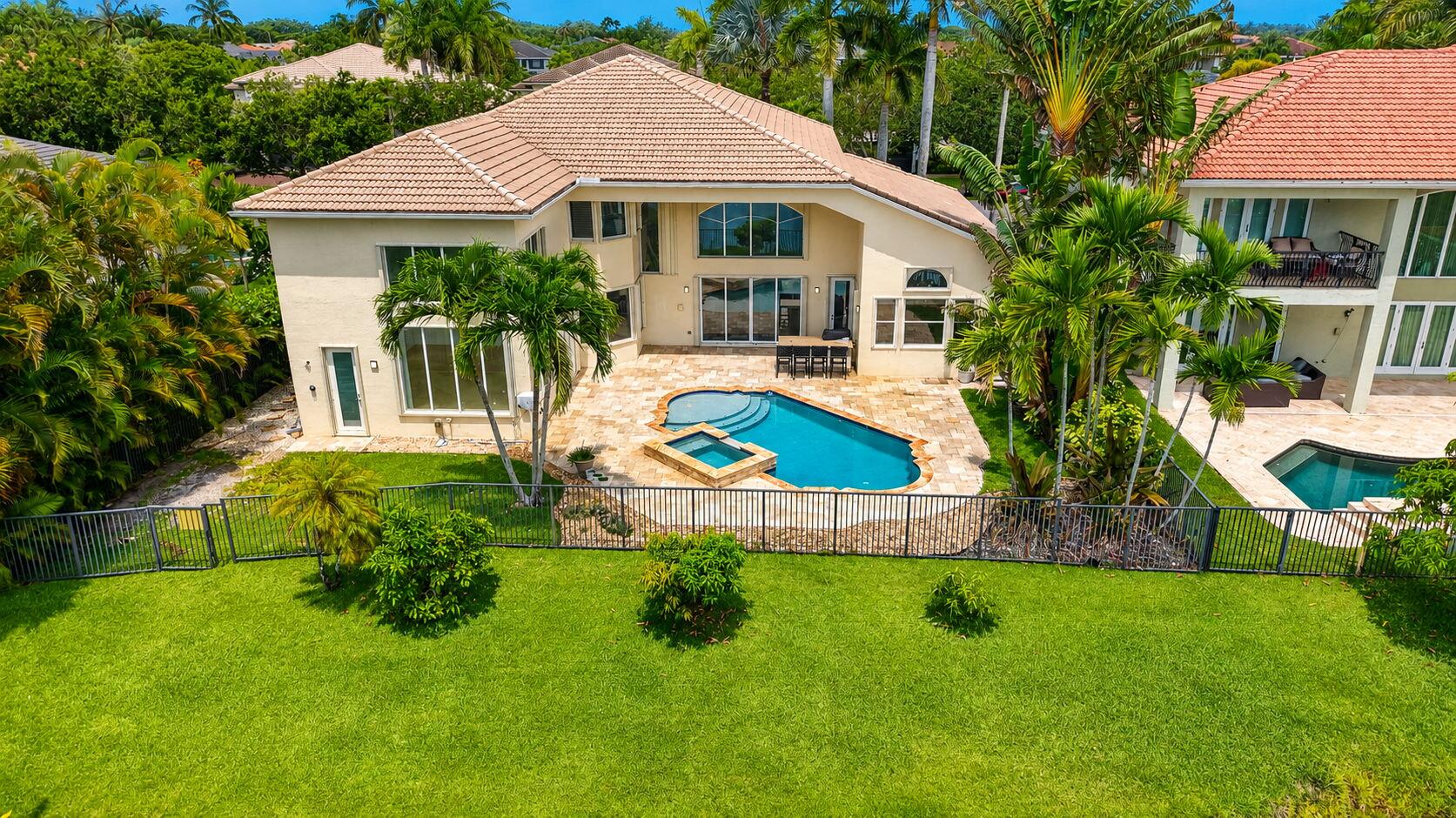 SATURNIA ISLES - Residential Lease