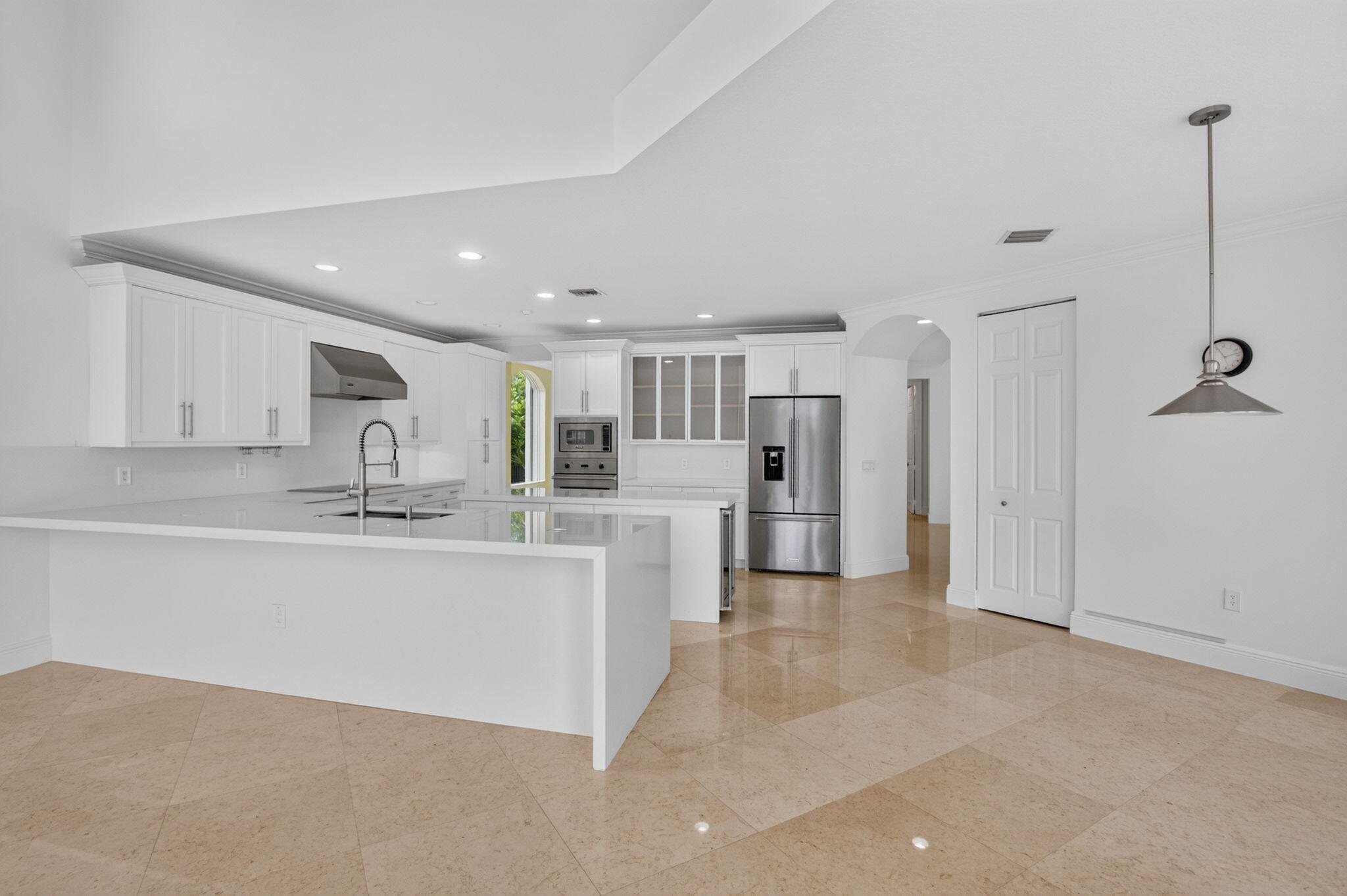 SATURNIA ISLES - Residential Lease