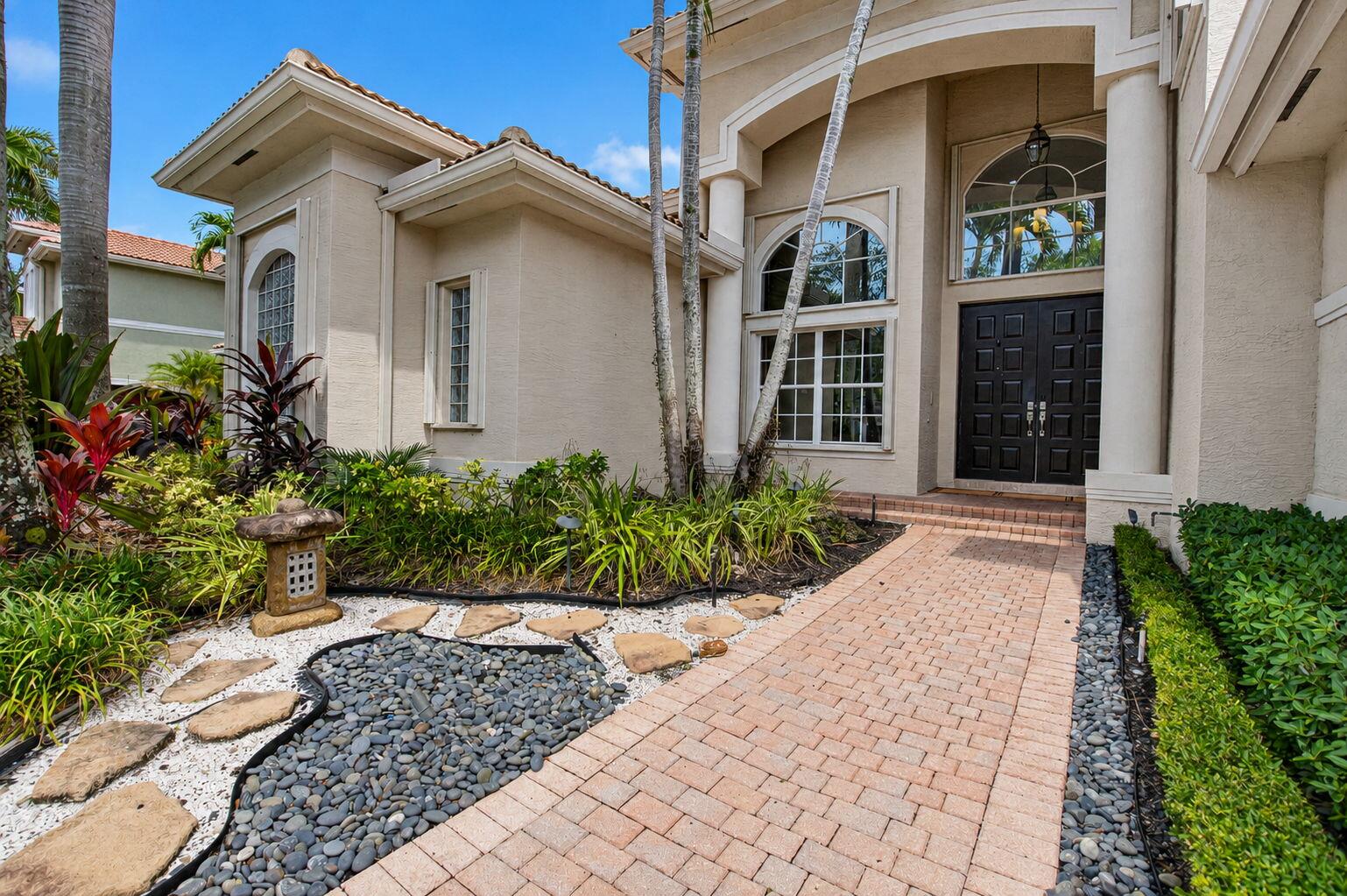 SATURNIA ISLES - Residential Lease