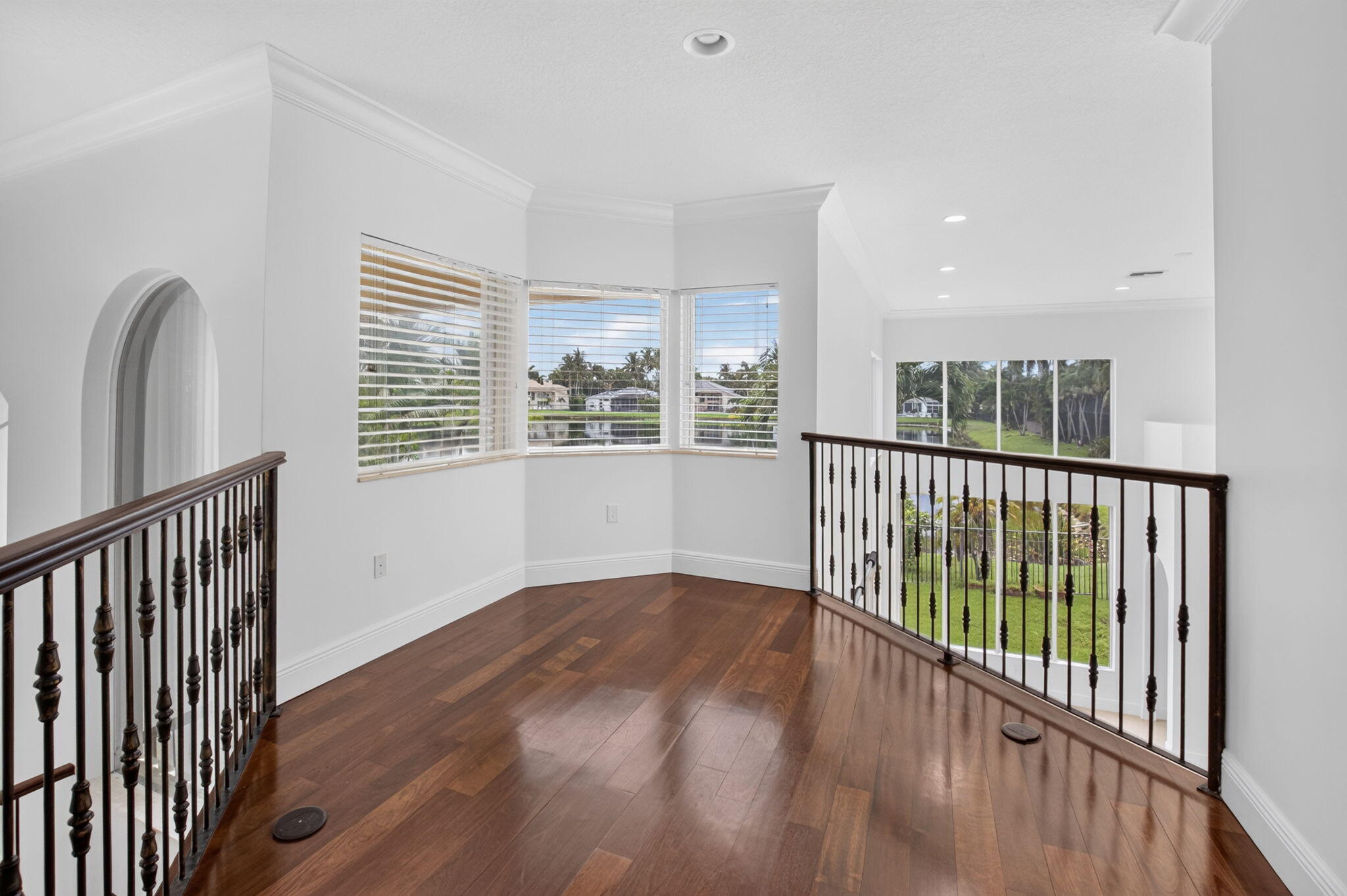 SATURNIA ISLES - Residential Lease