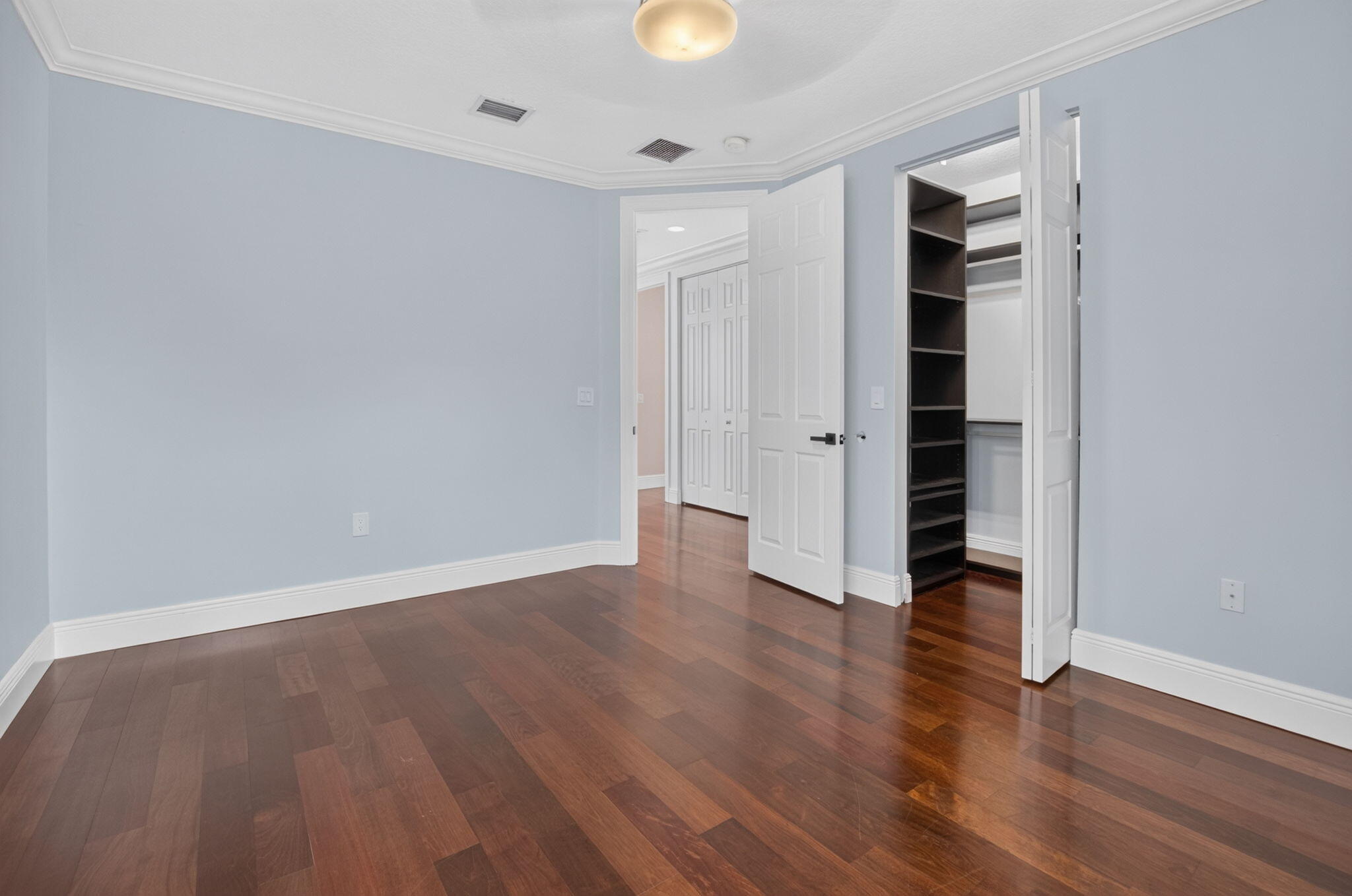 SATURNIA ISLES - Residential Lease