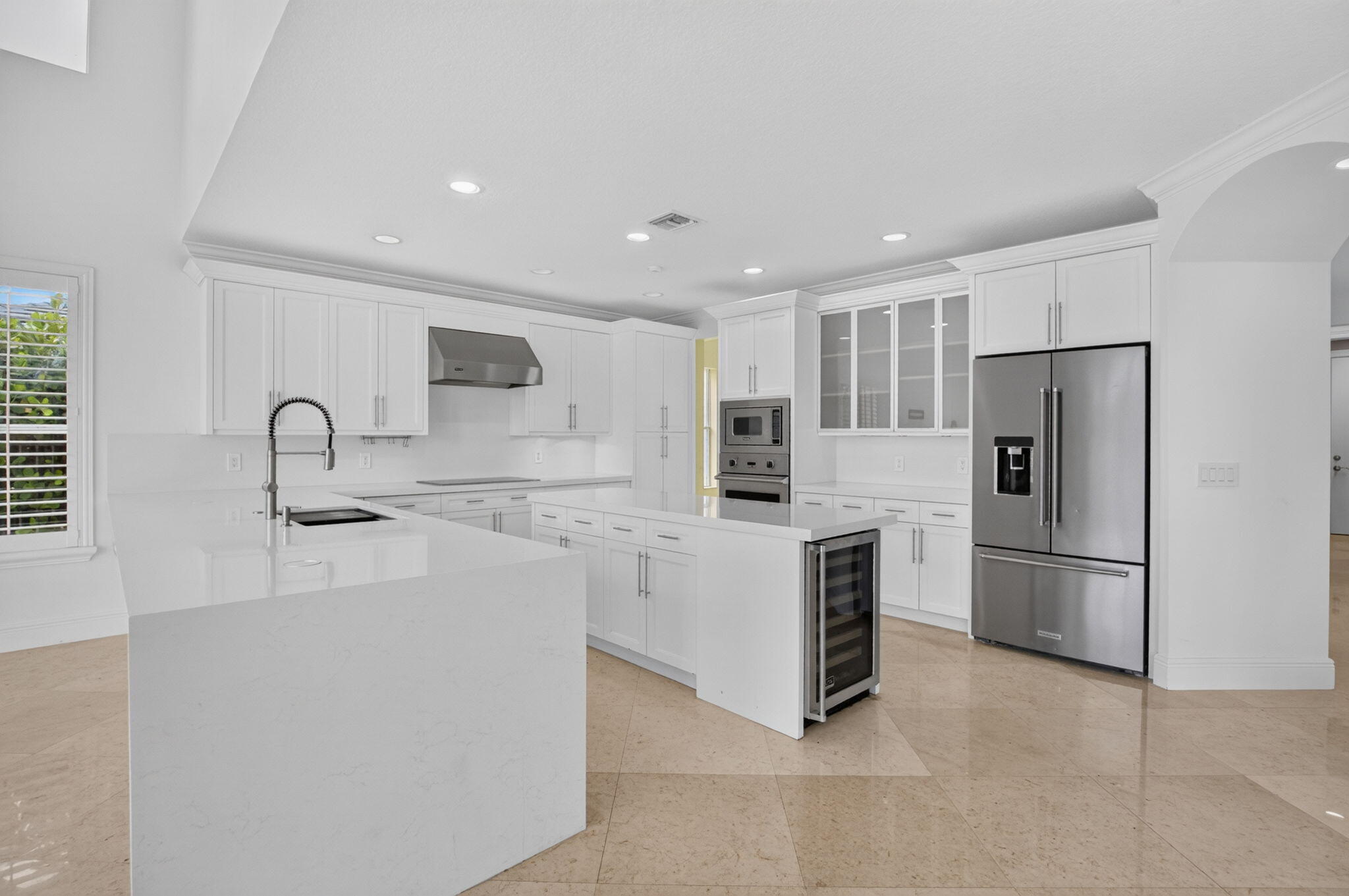 SATURNIA ISLES - Residential Lease