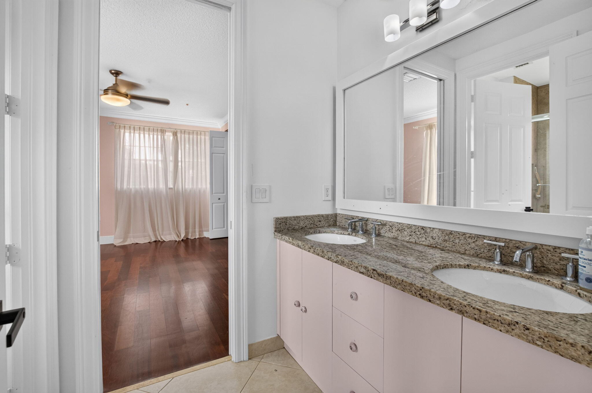 SATURNIA ISLES - Residential Lease