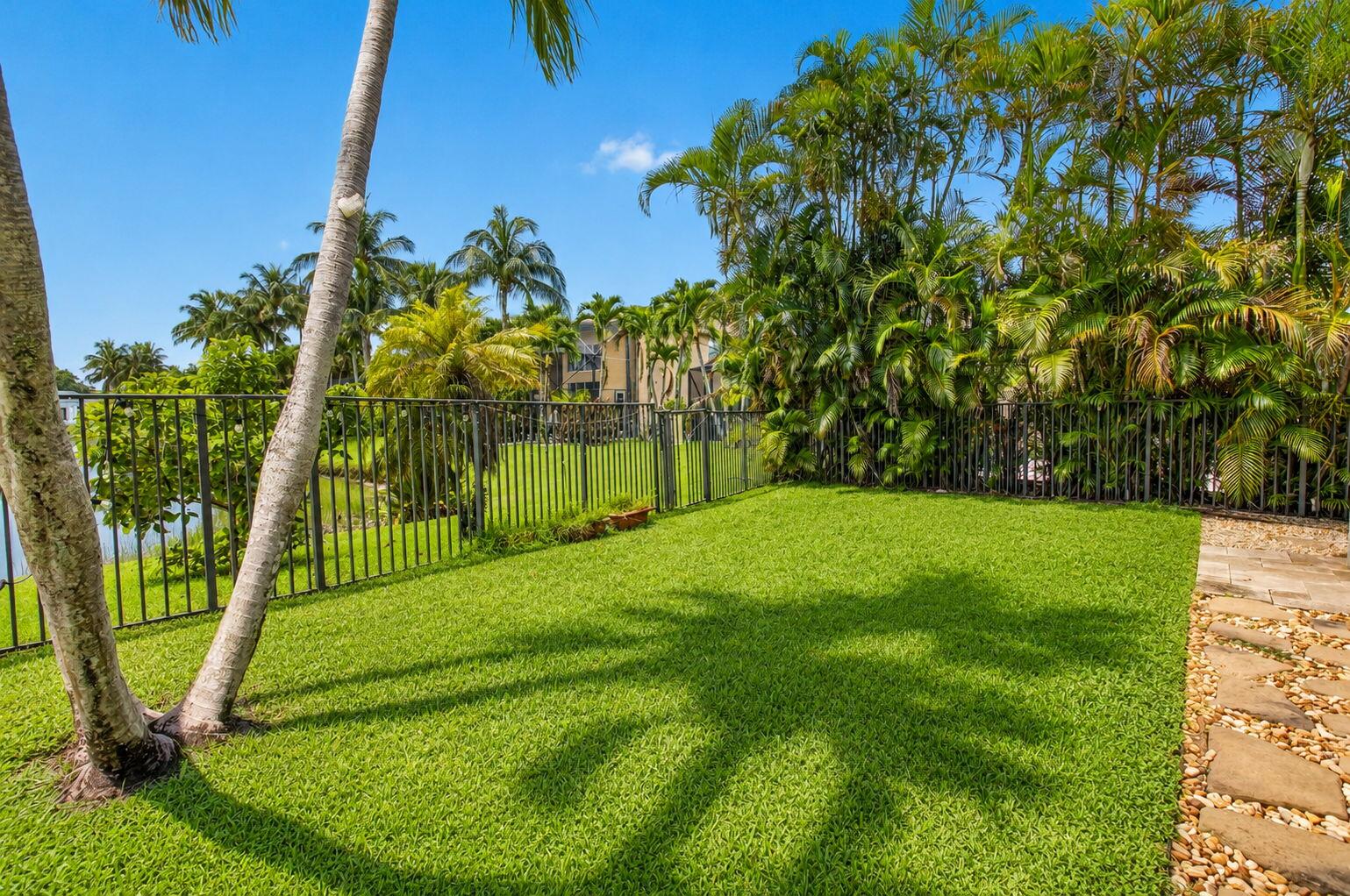 SATURNIA ISLES - Residential Lease