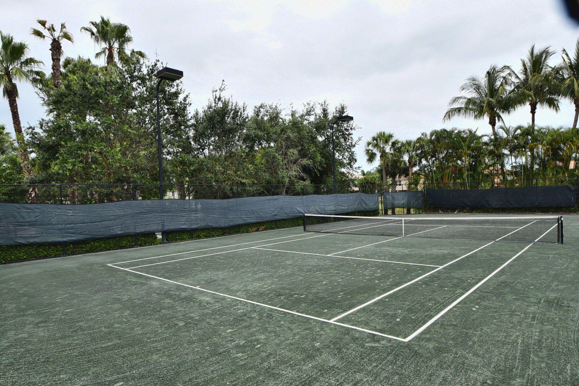 SATURNIA ISLES - Residential Lease