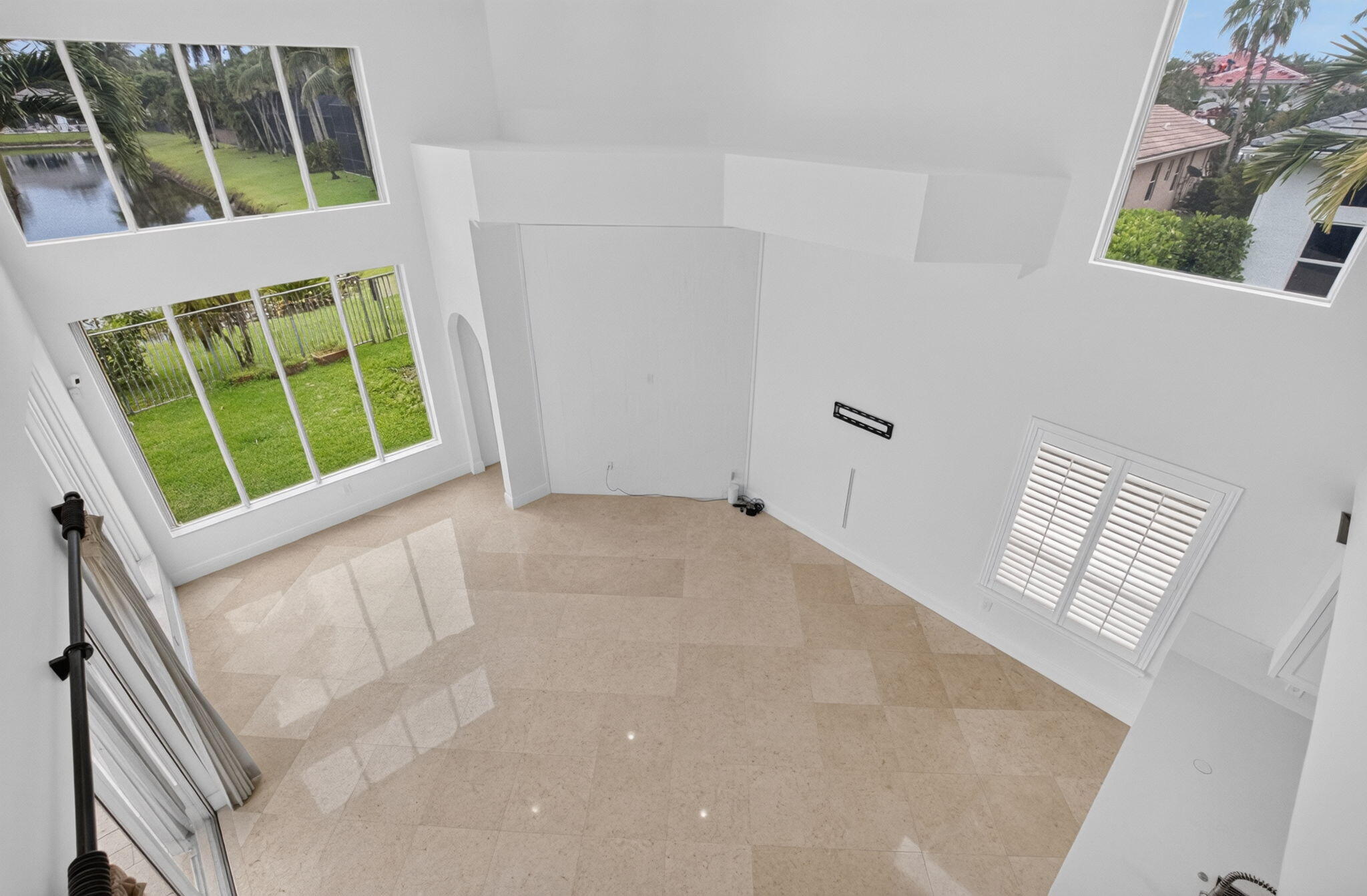 SATURNIA ISLES - Residential Lease