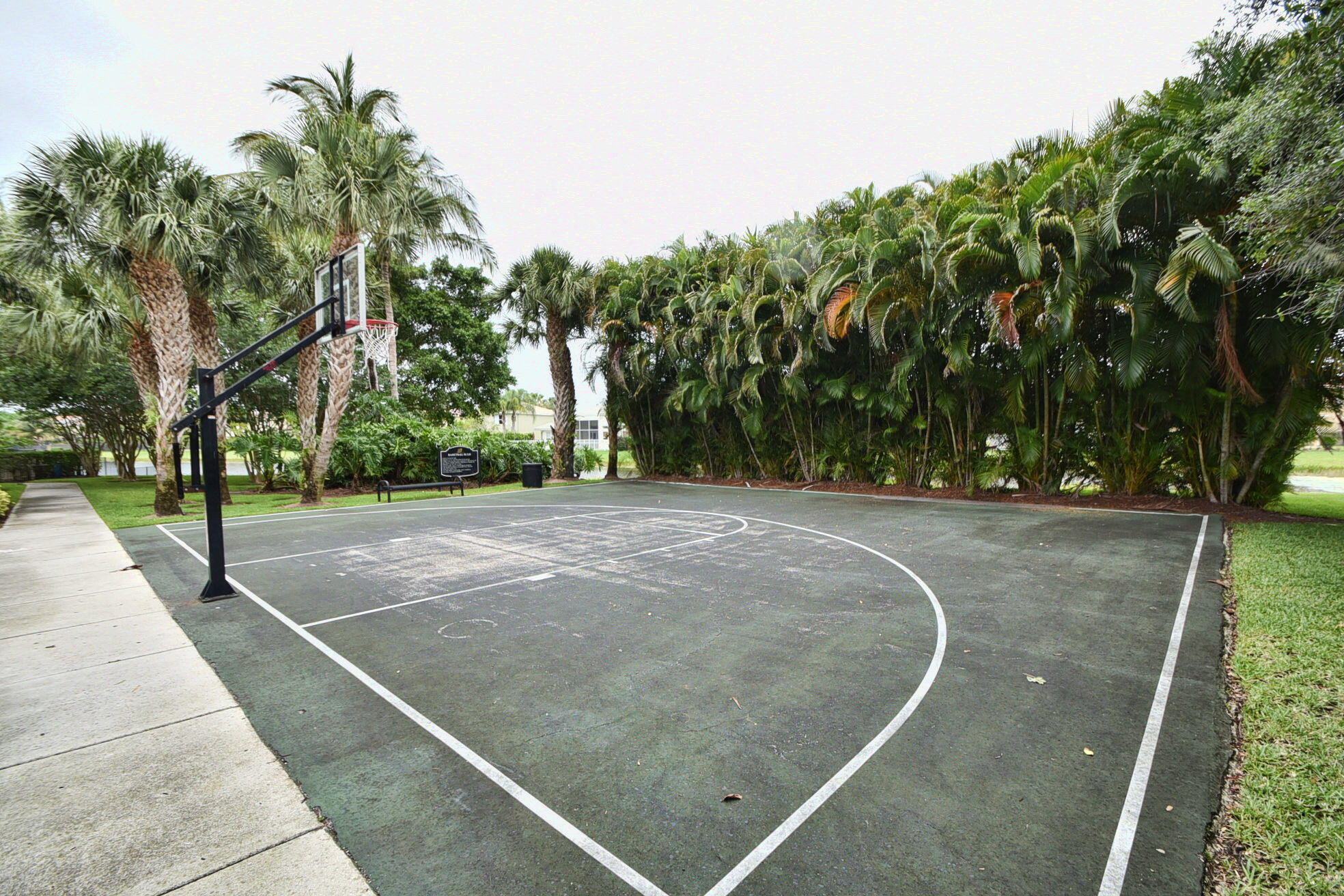 SATURNIA ISLES - Residential Lease