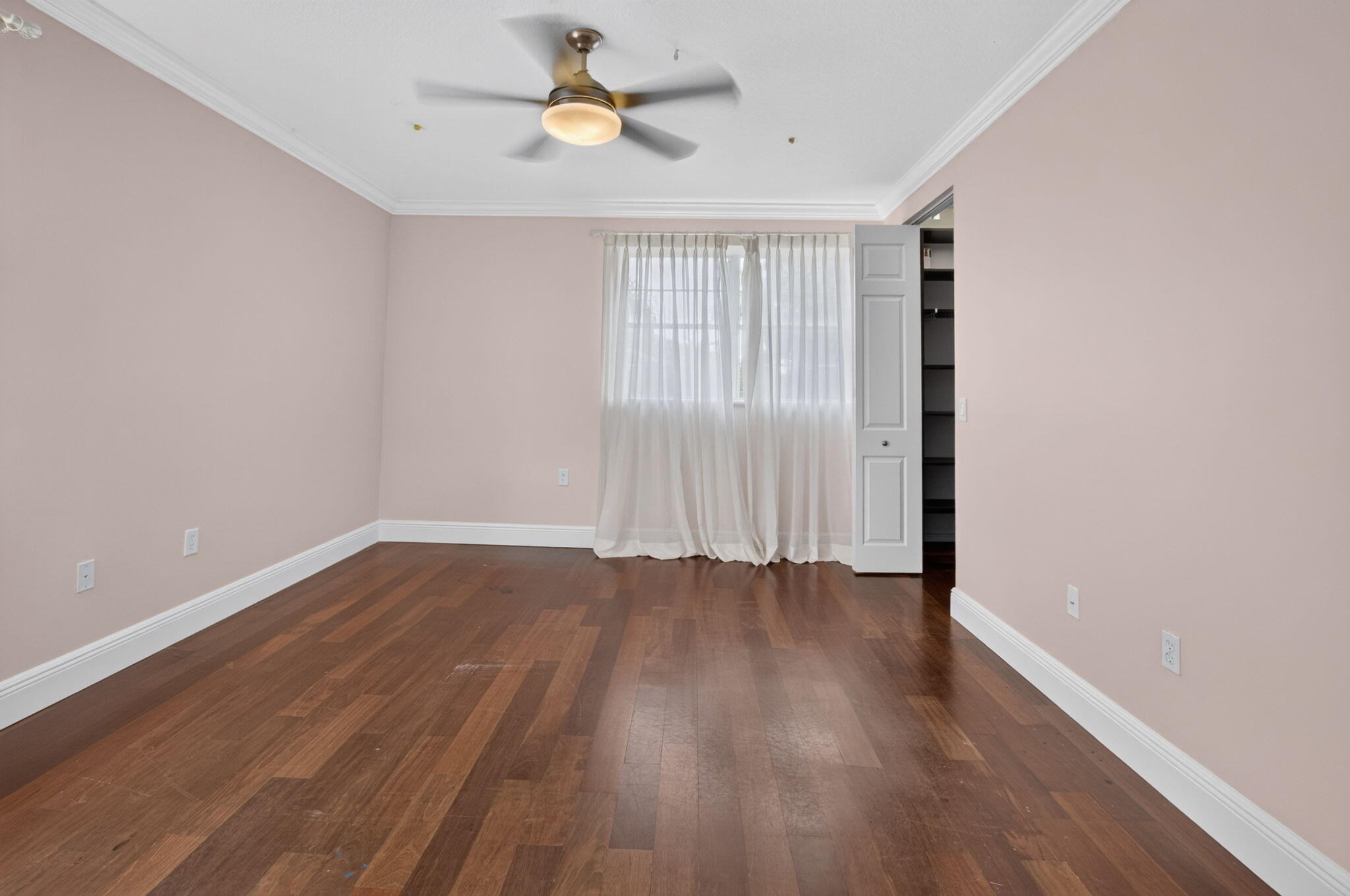 SATURNIA ISLES - Residential Lease