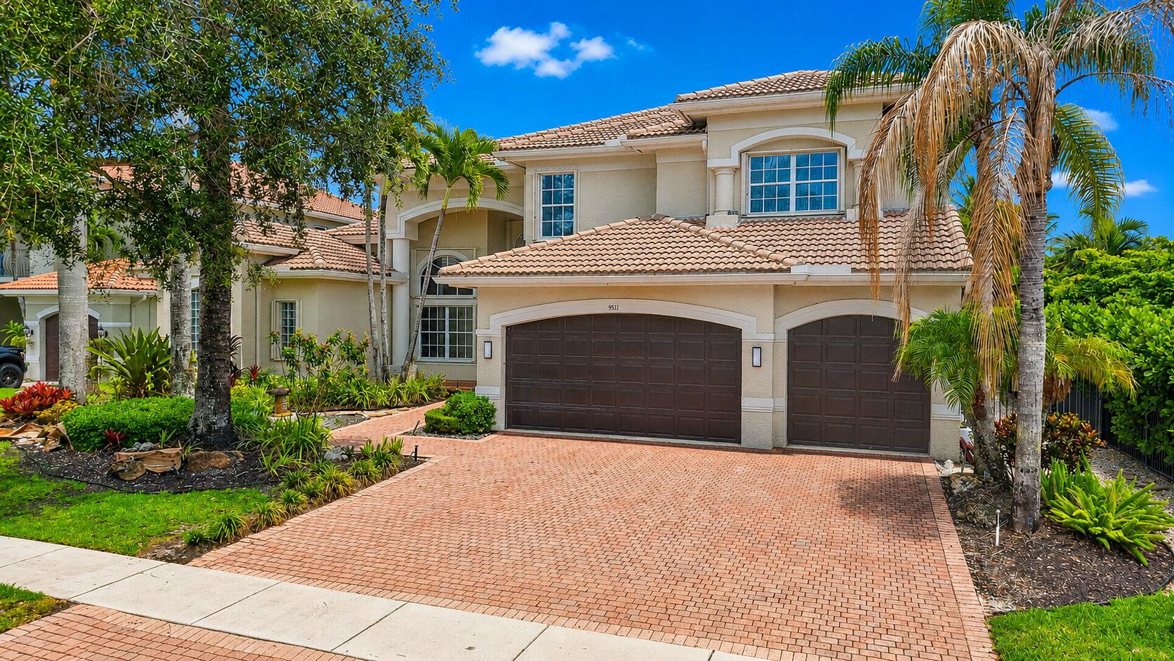 SATURNIA ISLES - Residential Lease