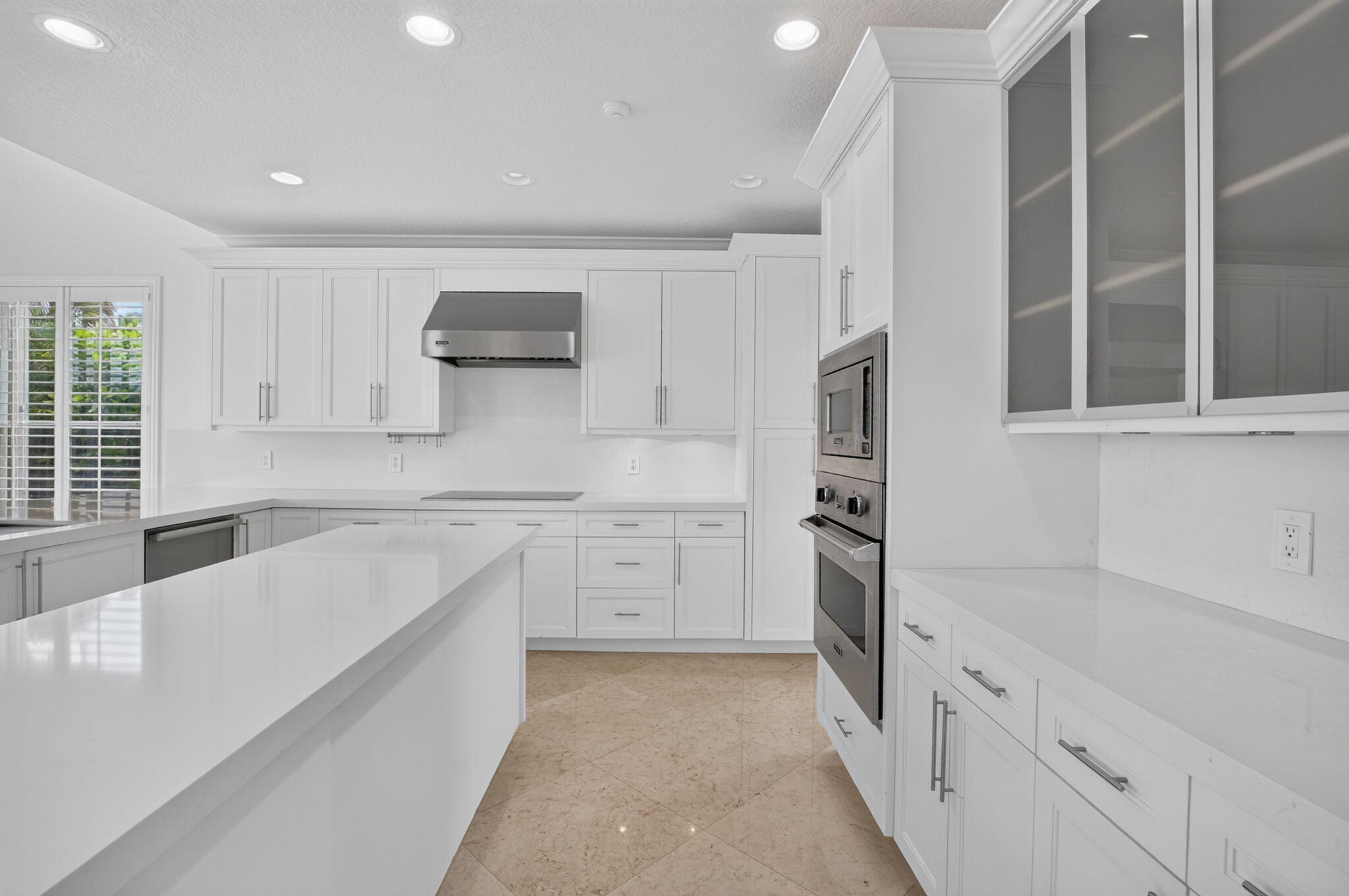 SATURNIA ISLES - Residential Lease