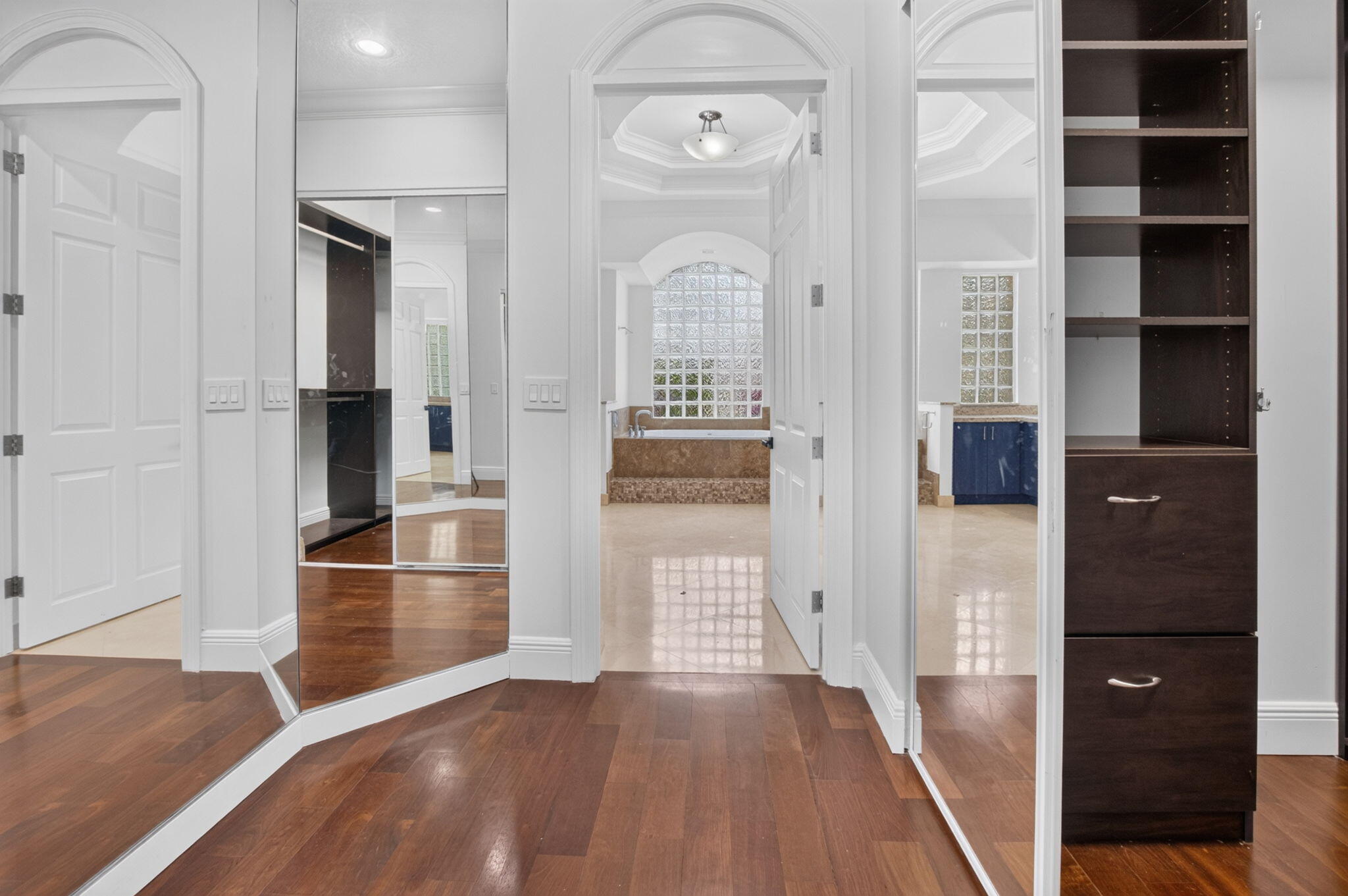 SATURNIA ISLES - Residential Lease