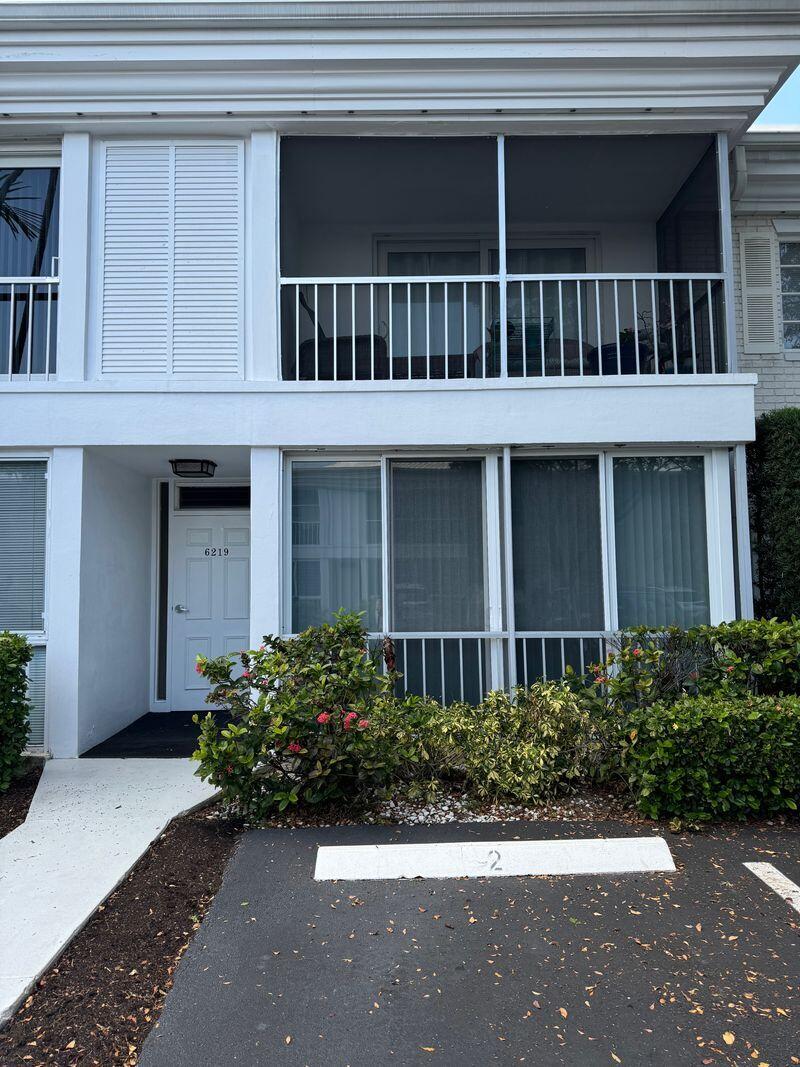 BAY COLONY CLUB CONDO - Residential Lease