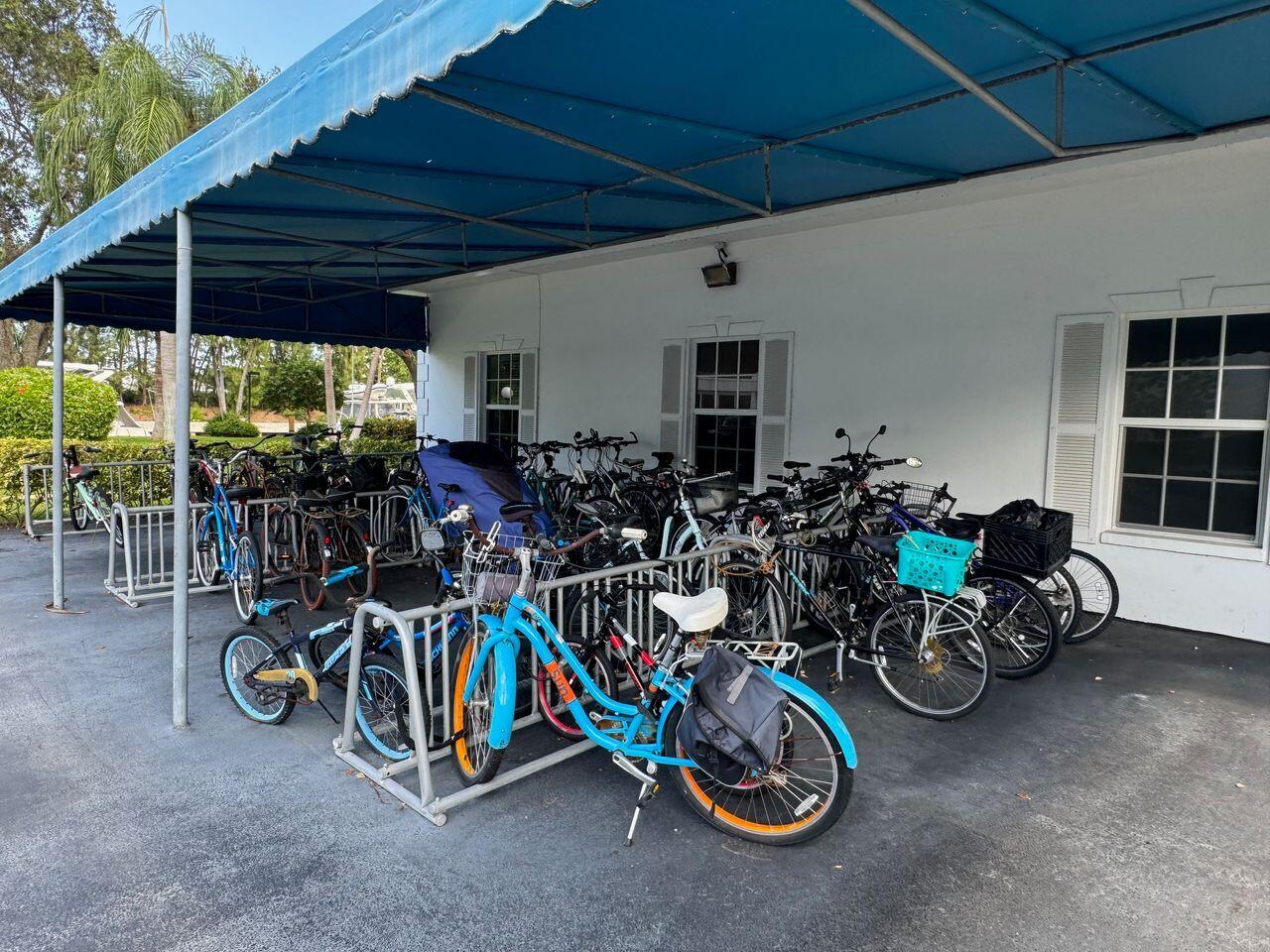 BAY COLONY CLUB CONDO - Residential Lease